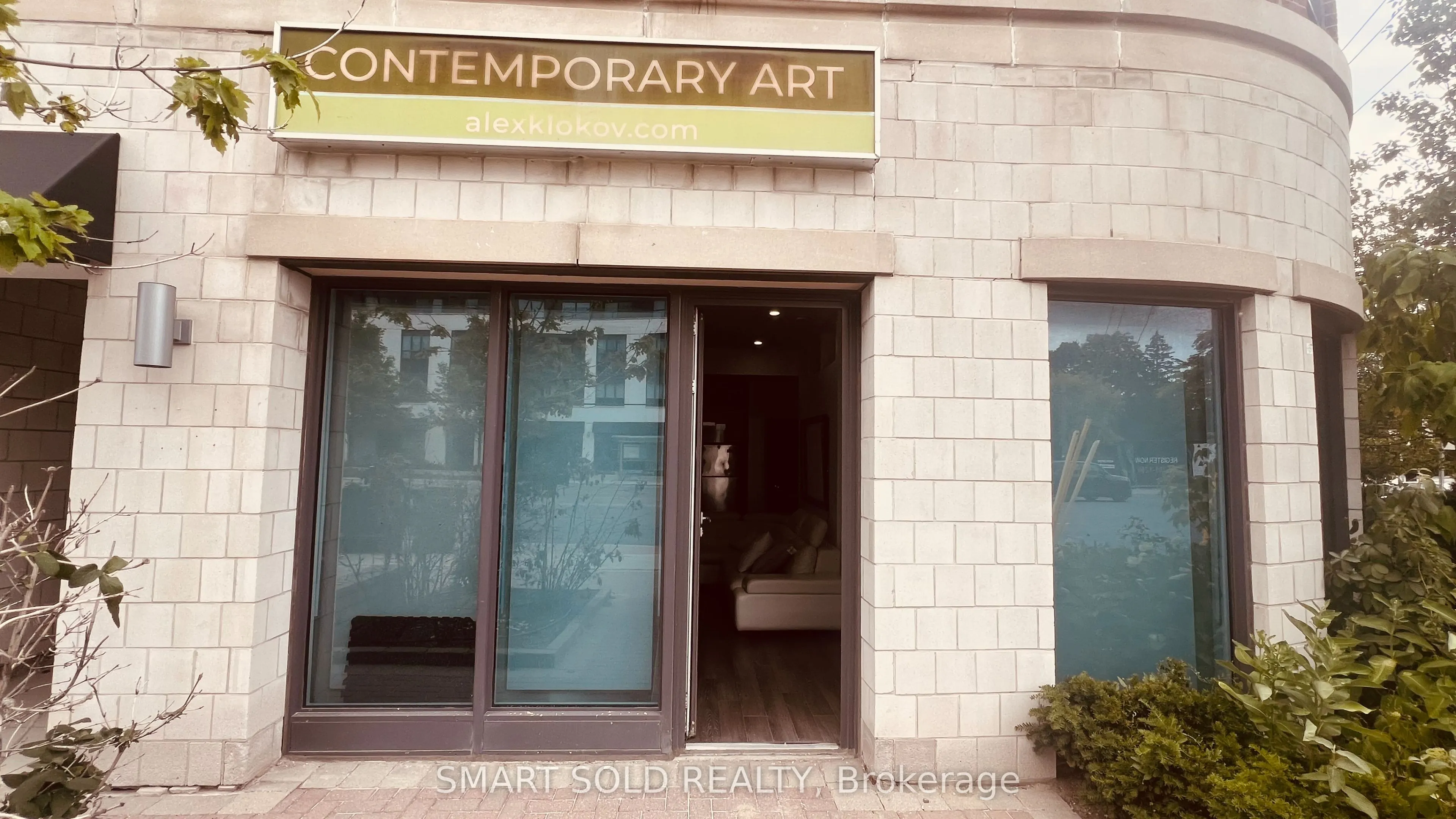 722 Sheppard Avenue W, #4