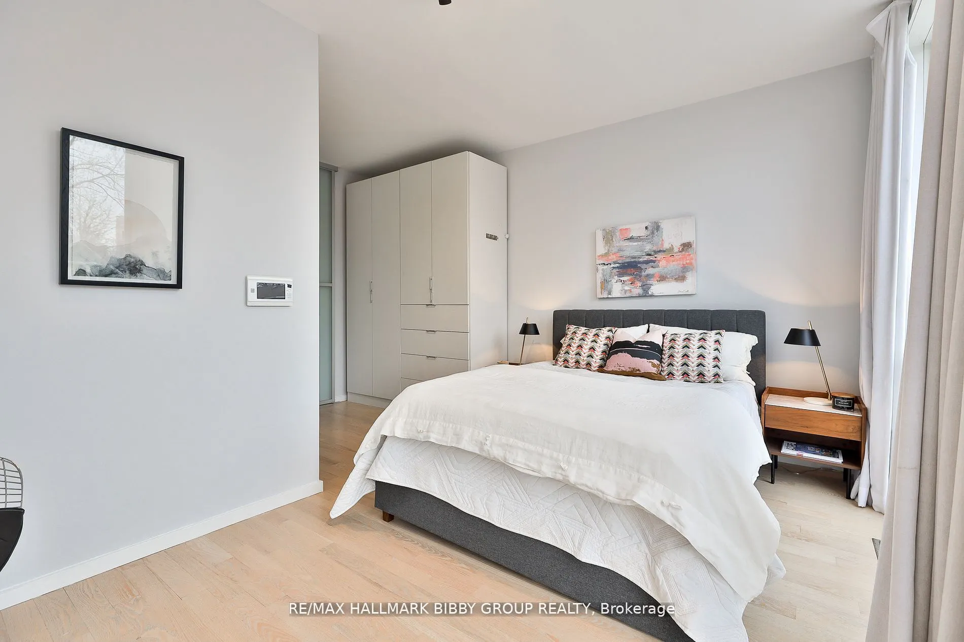 126 Spadina Road, #4