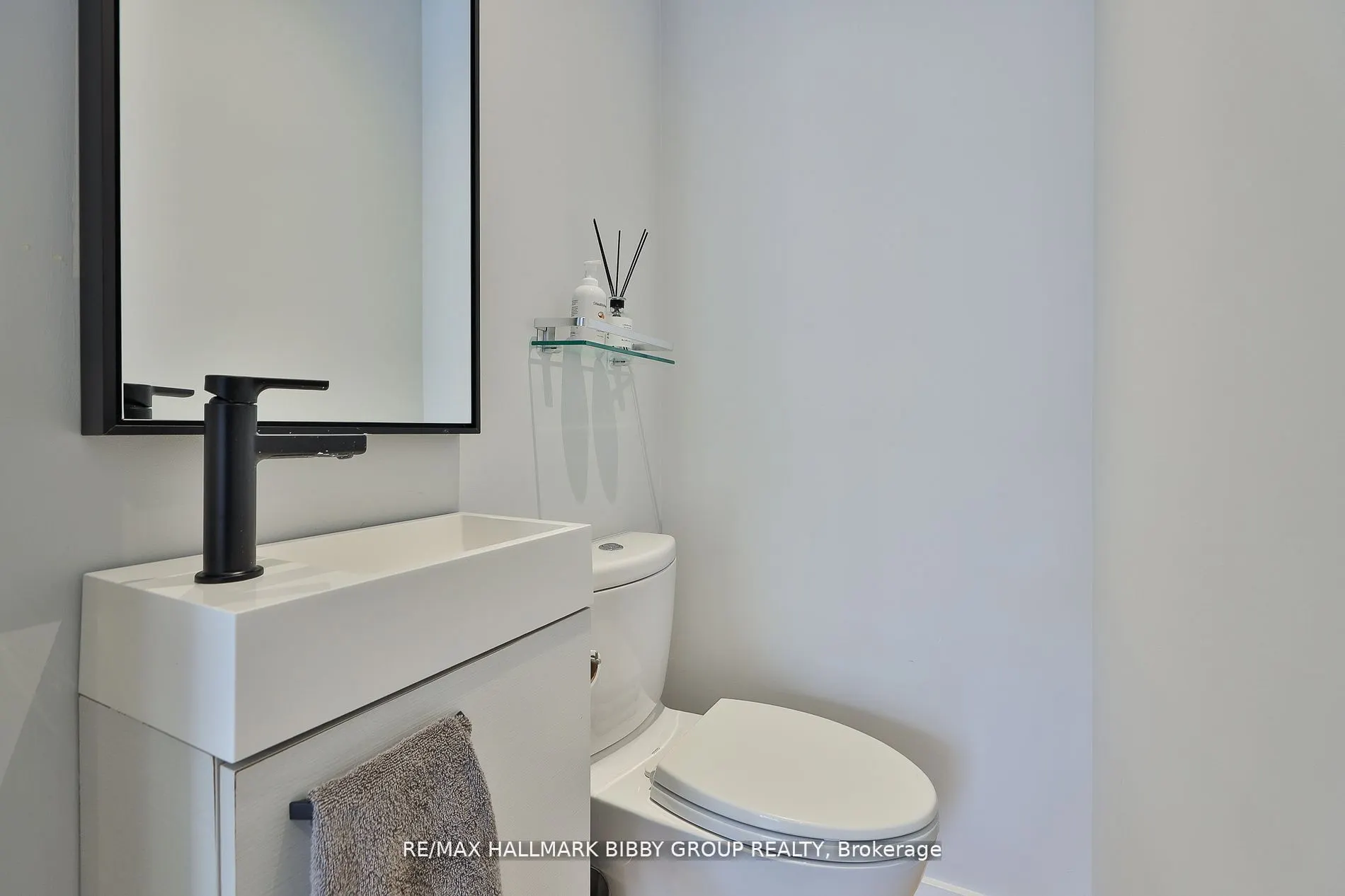 126 Spadina Road, #4