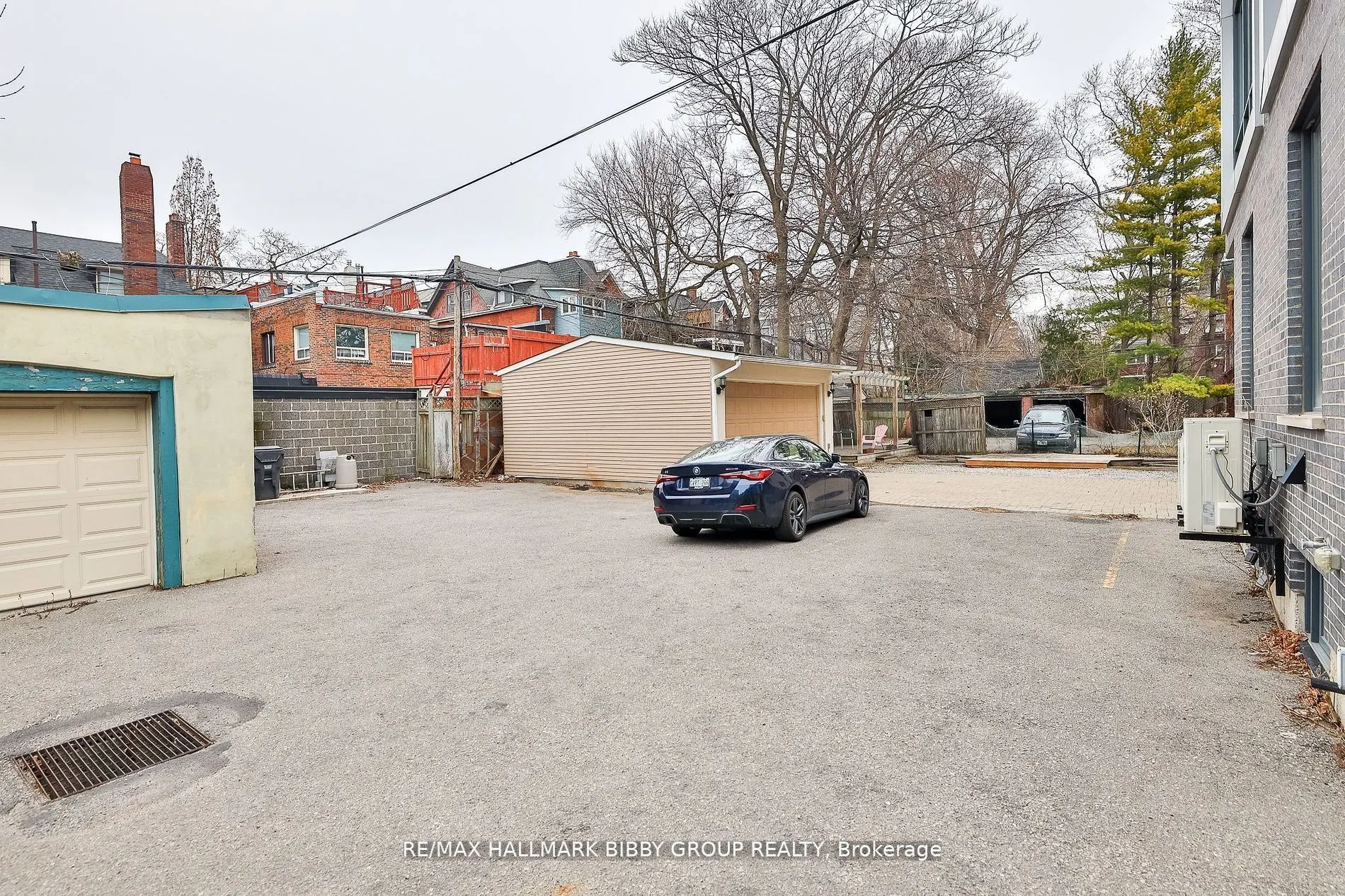 126 Spadina Road, #4