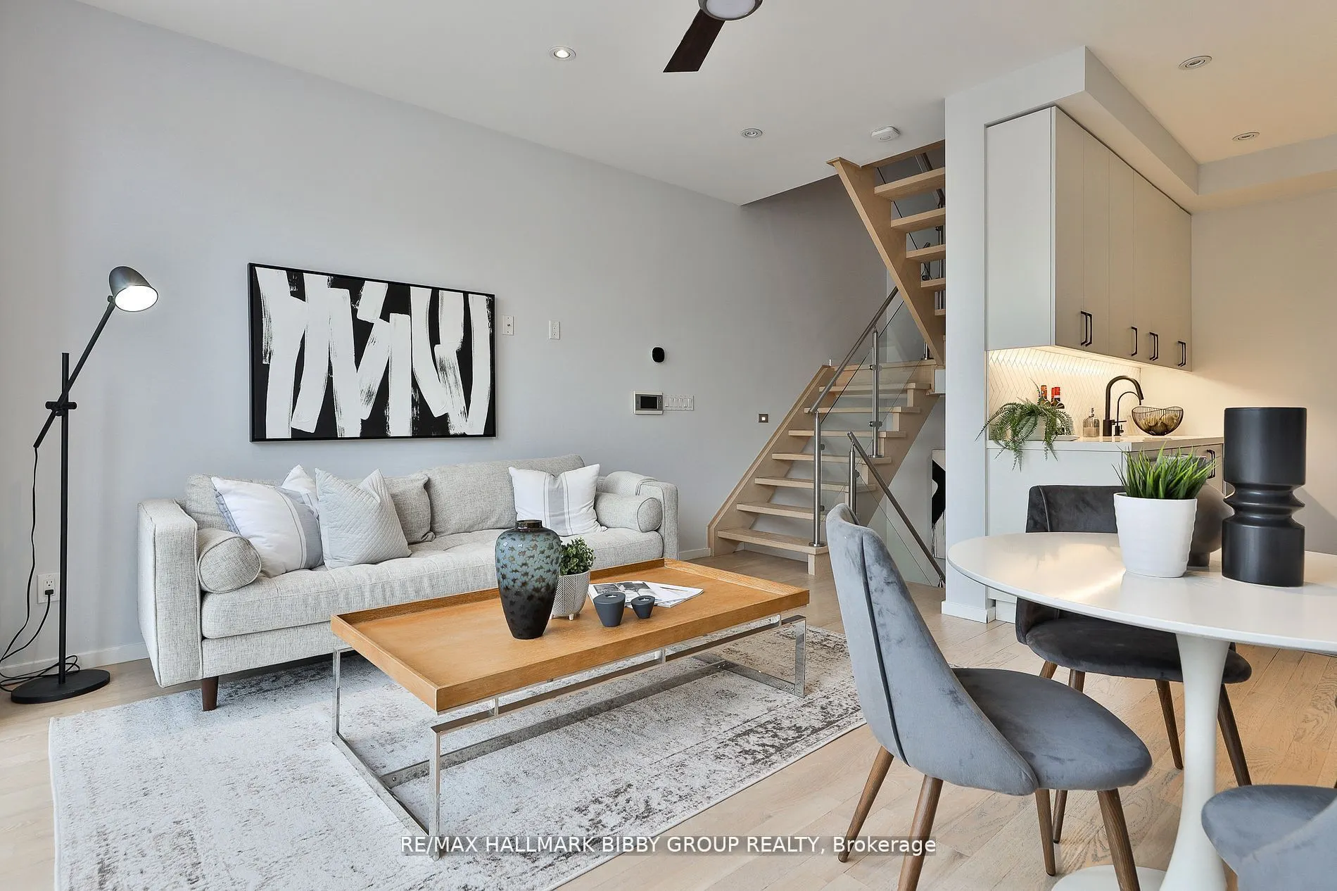 126 Spadina Road, #4