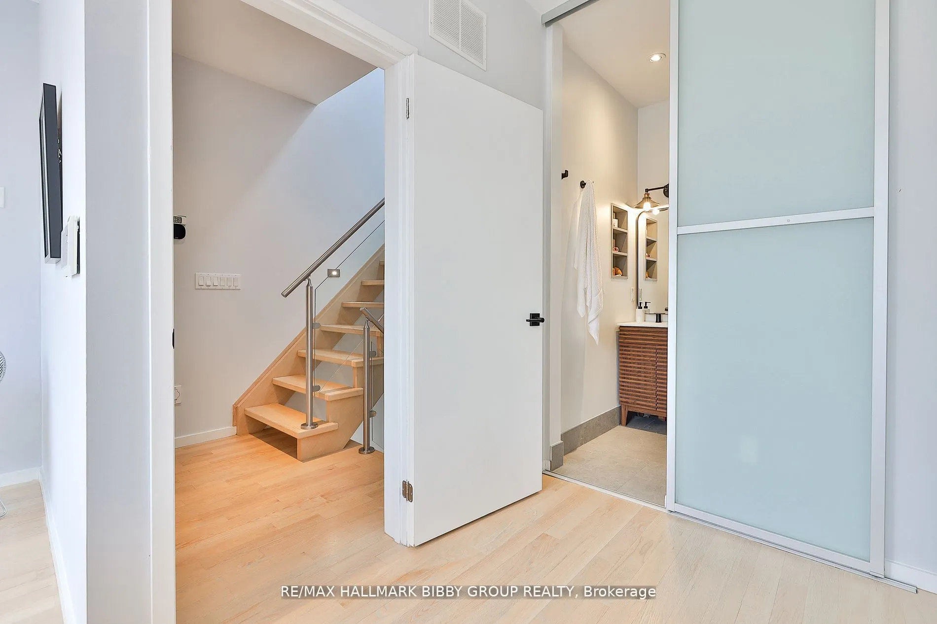 126 Spadina Road, #4
