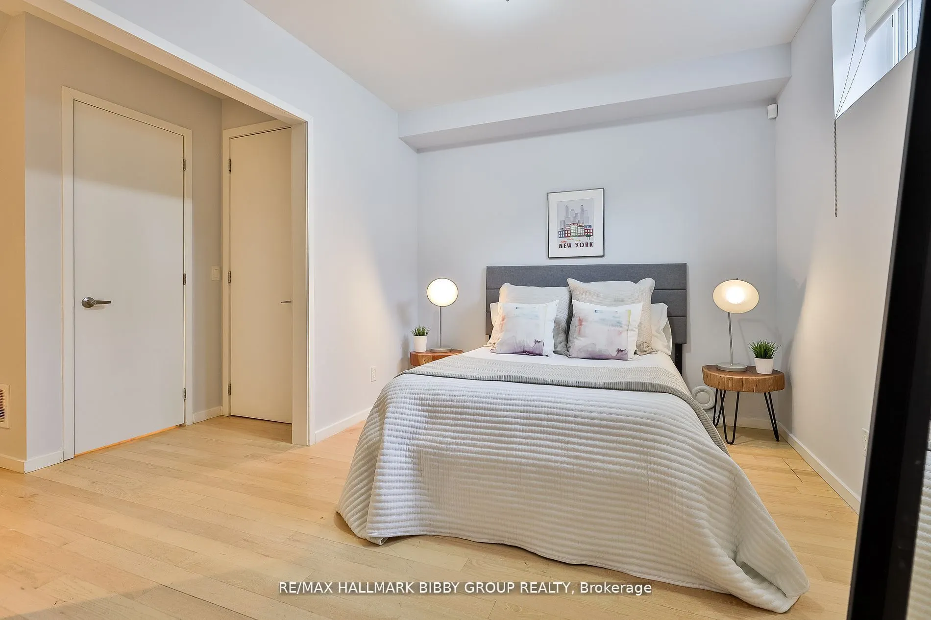 126 Spadina Road, #4