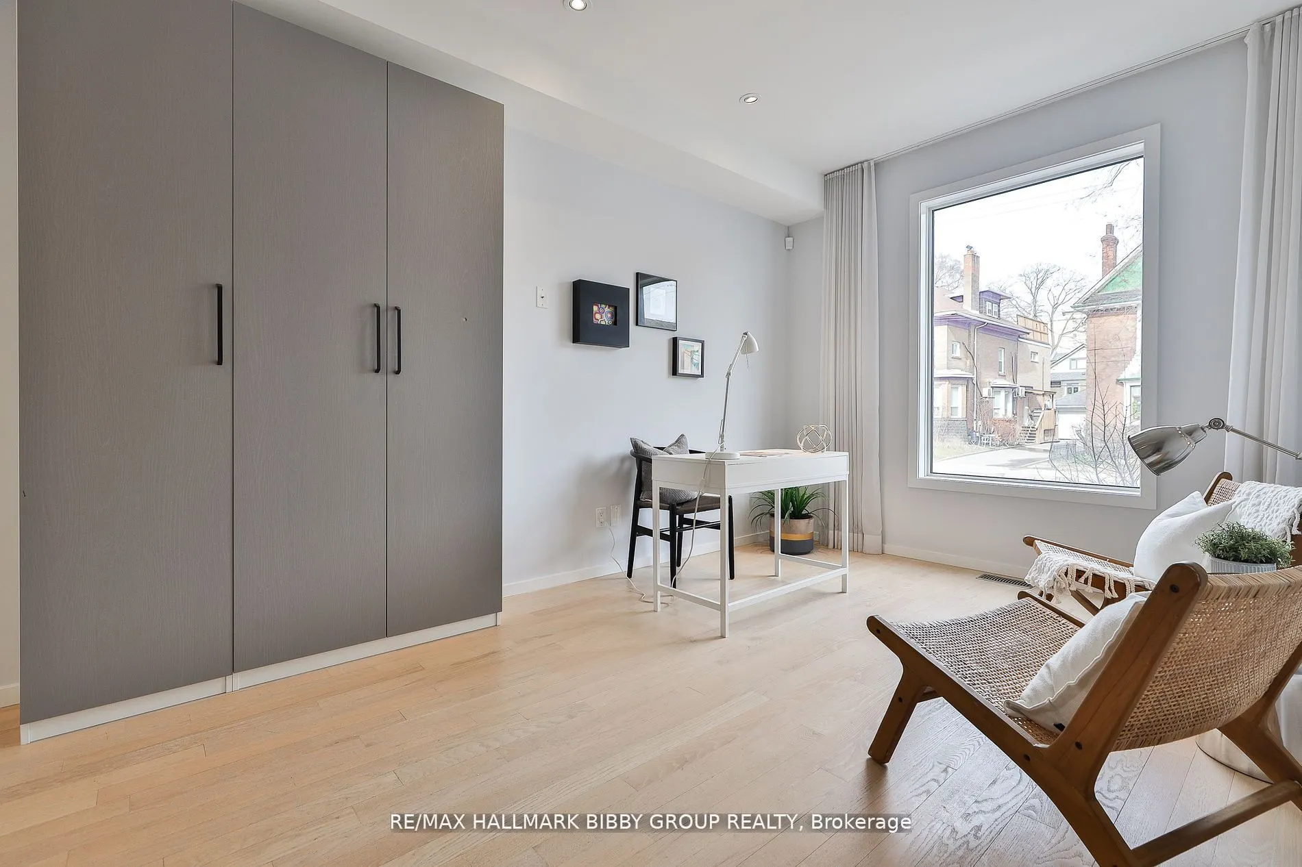 126 Spadina Road, #4