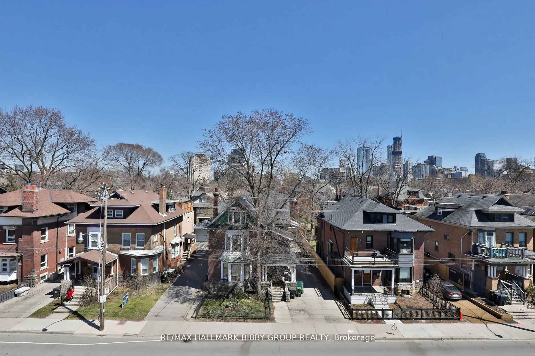 126 Spadina Road, #4