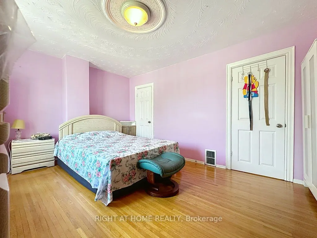 132 Bellwoods Avenue