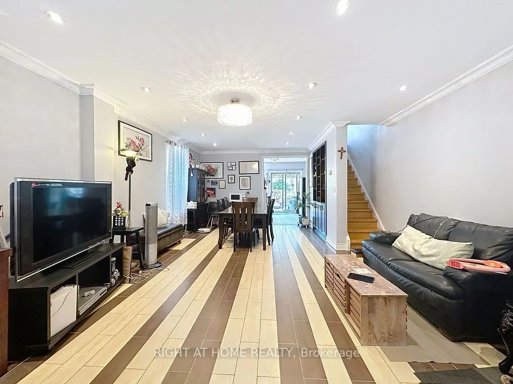132 Bellwoods Avenue
