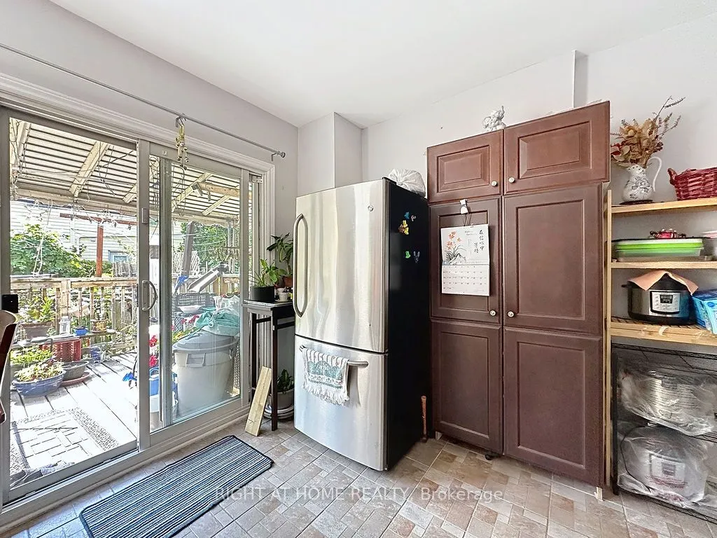 132 Bellwoods Avenue