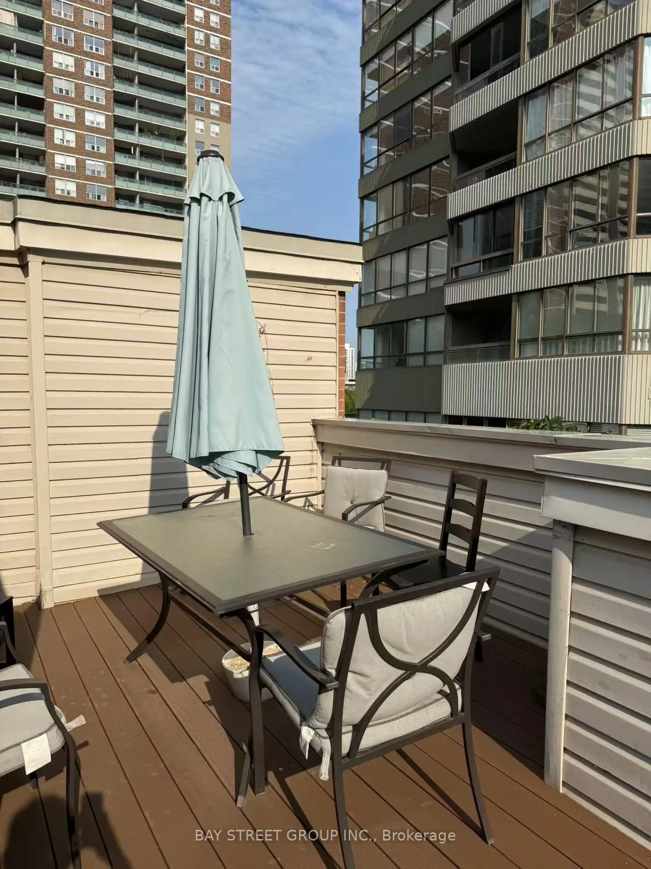 415 Jarvis Street, #400