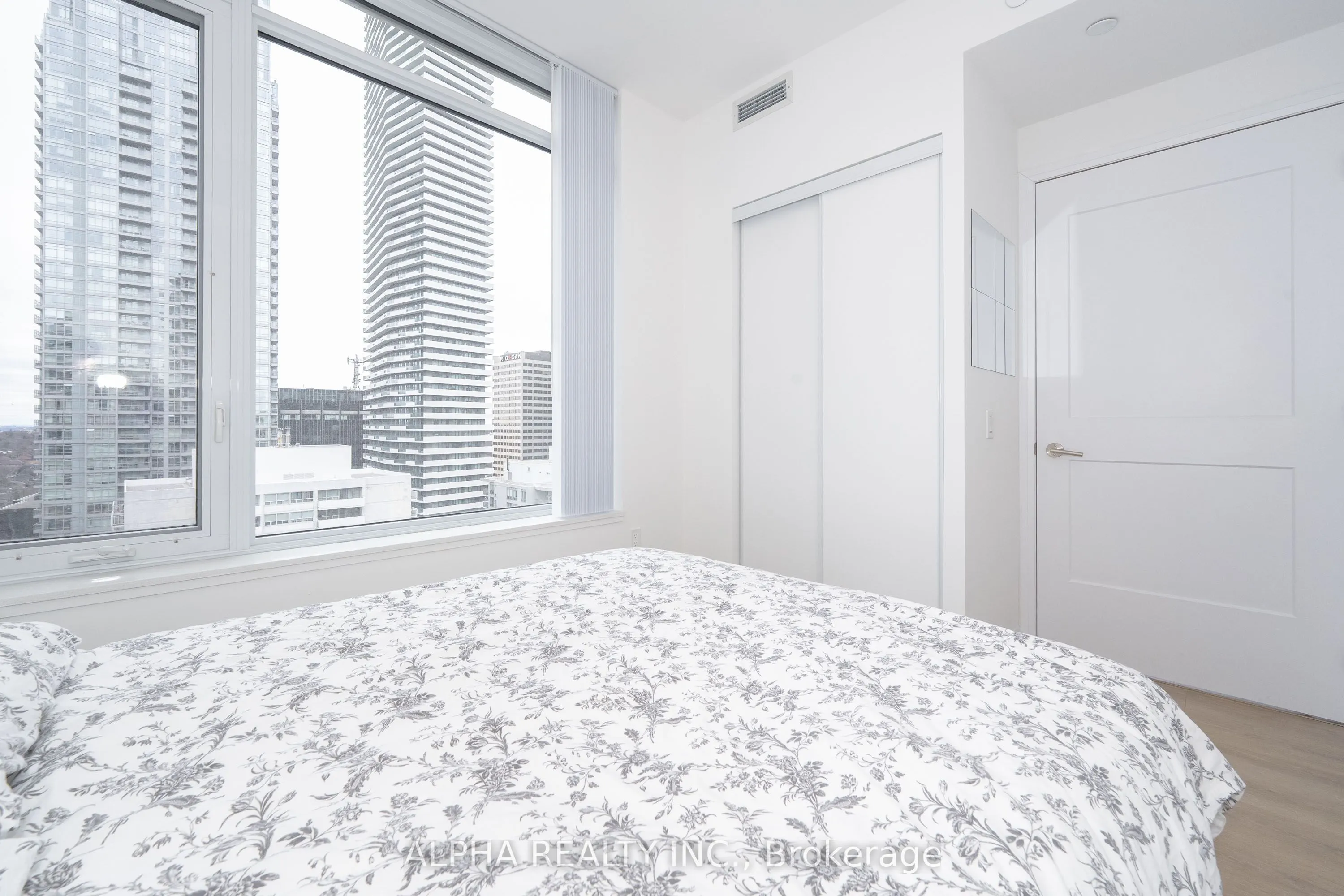 50 Dunfield Ave Avenue, #2017