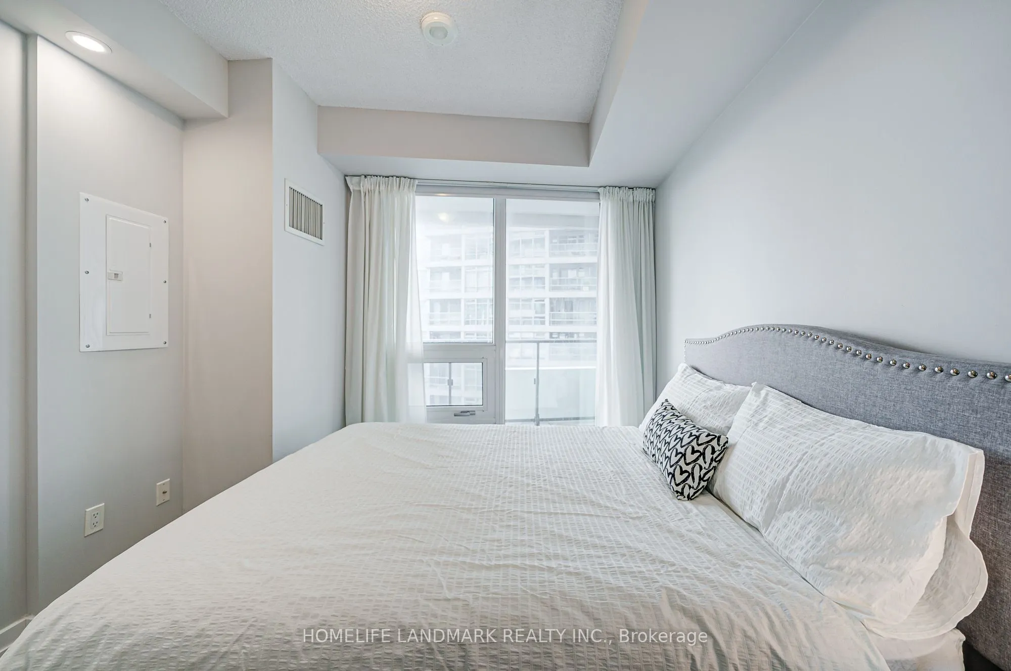 2221 Yonge Street, #2304