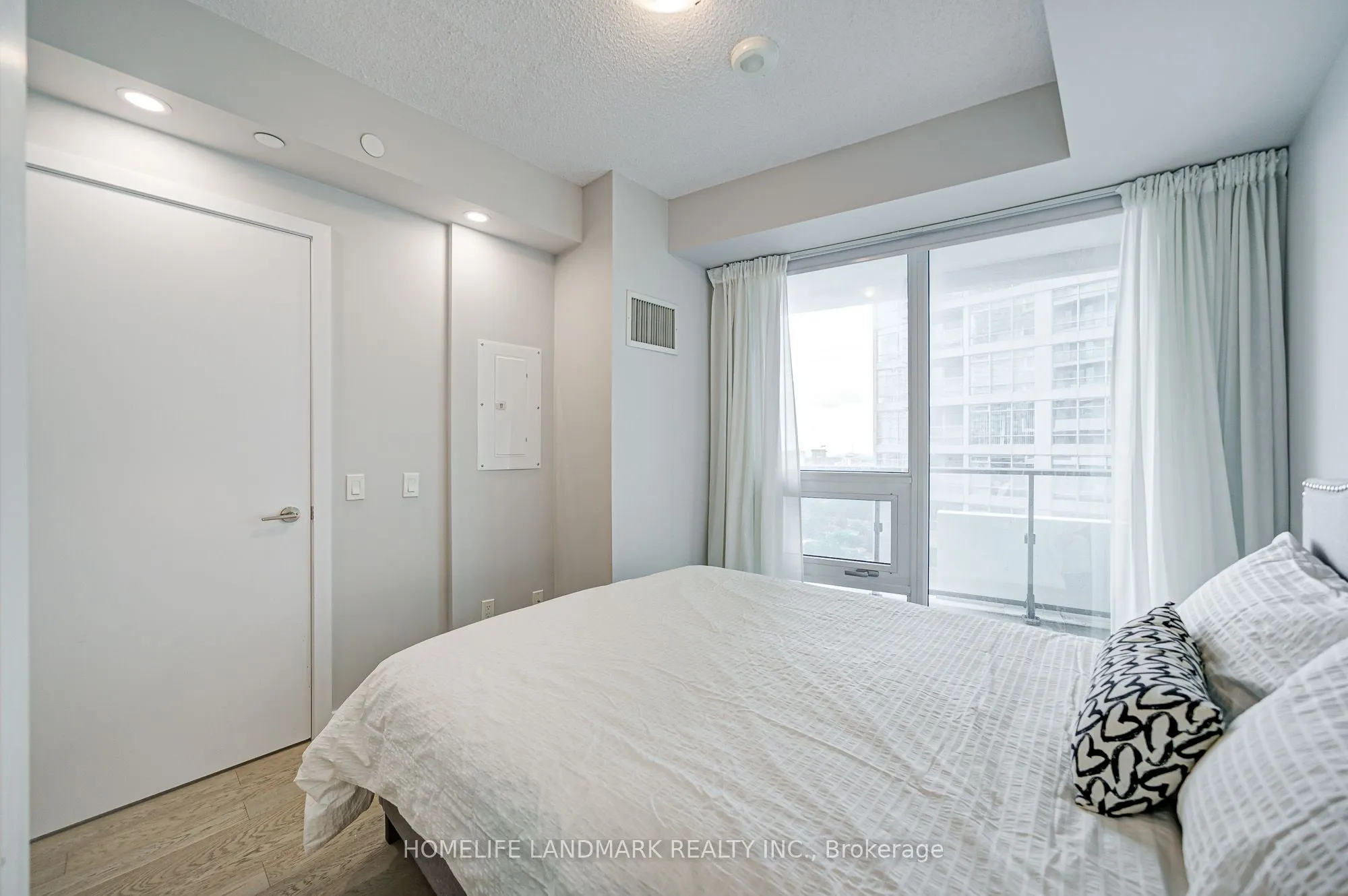 2221 Yonge Street, #2304
