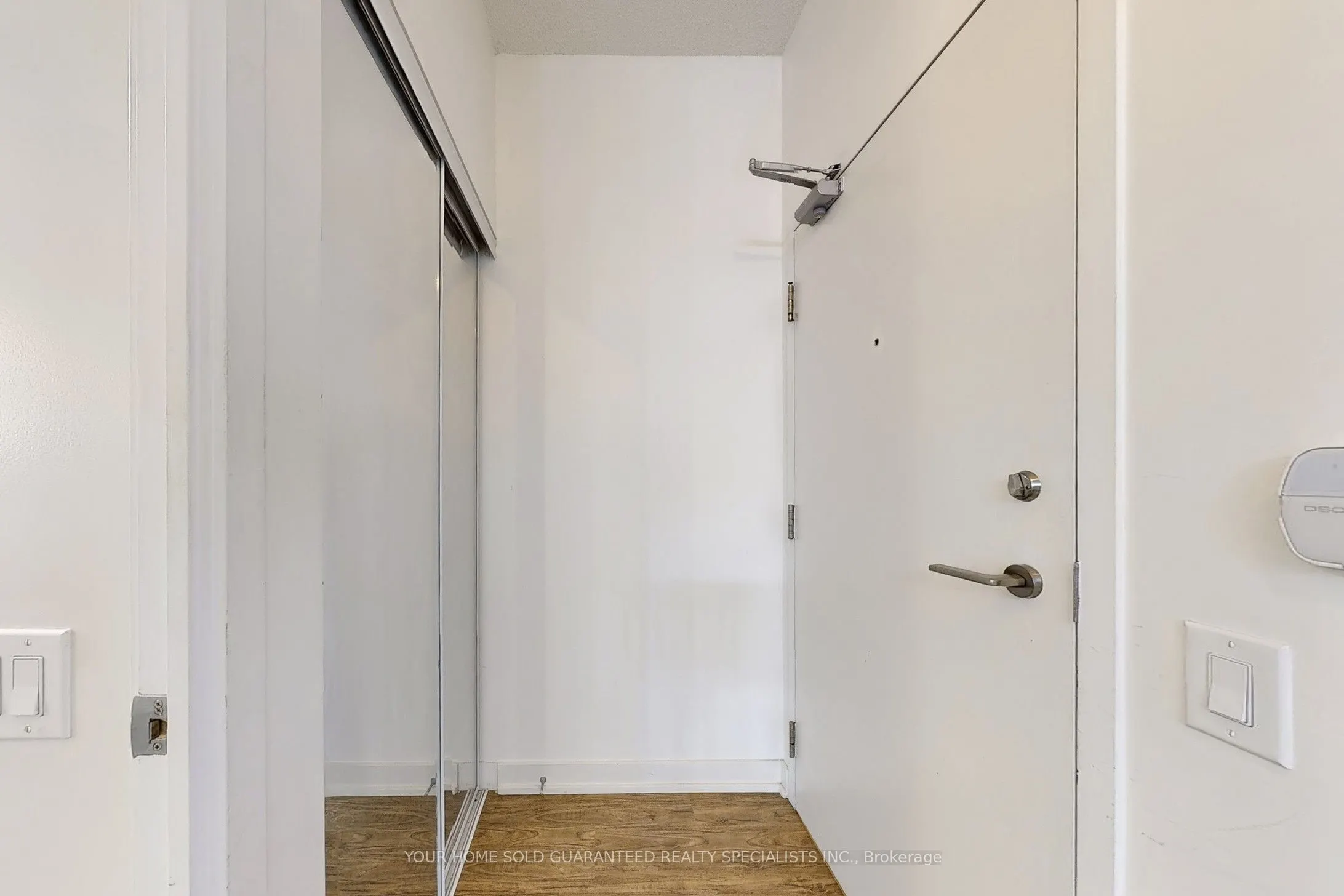 33 Singer Court, #1907