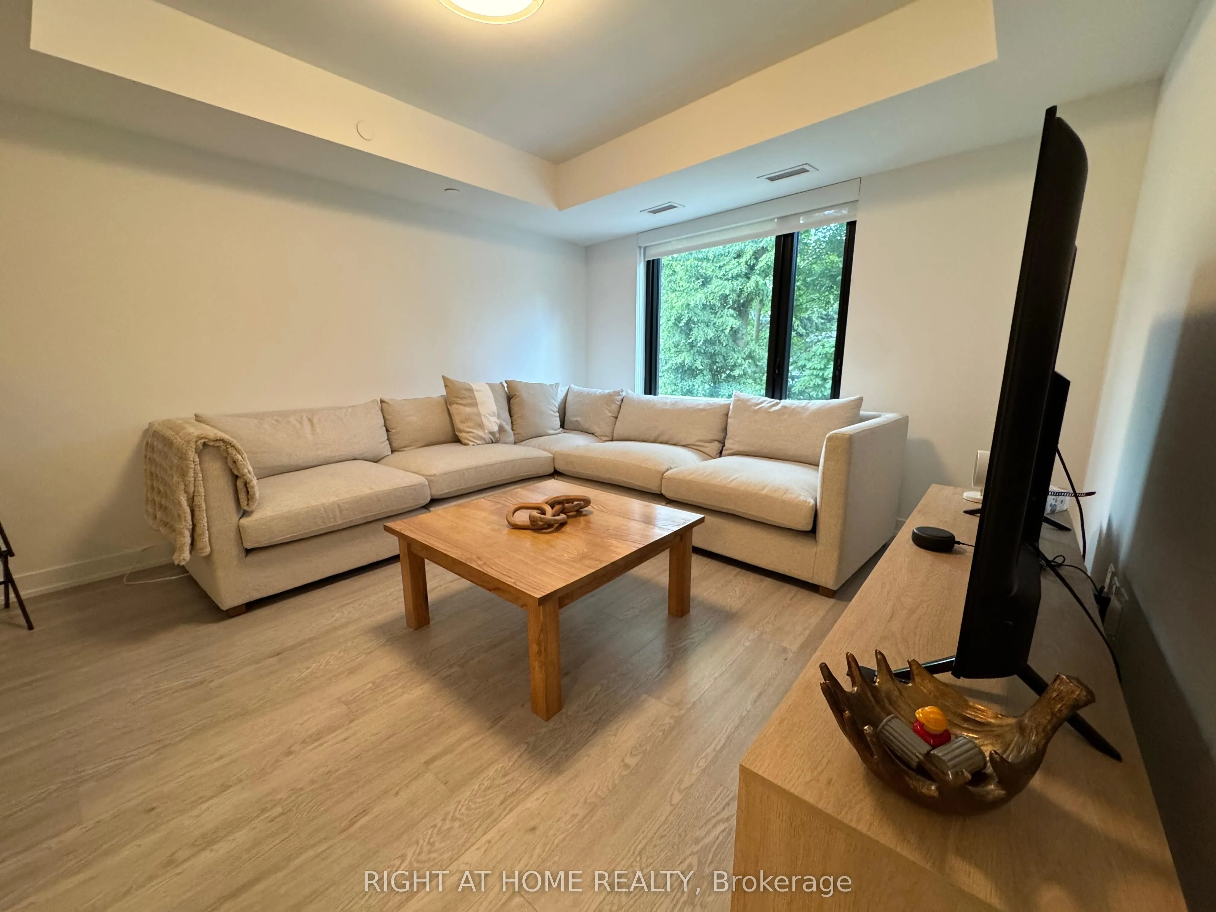 3 Strathgowan Avenue, #318