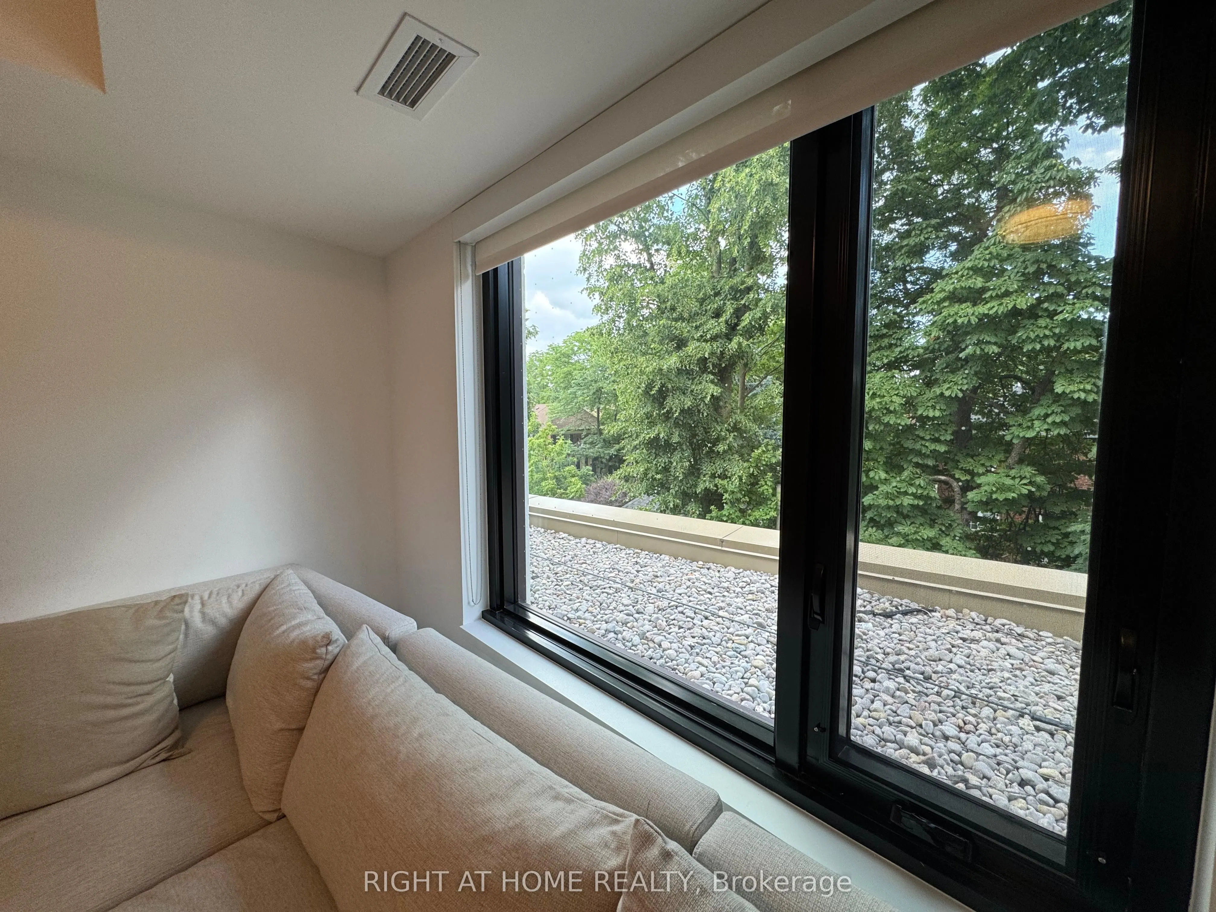 3 Strathgowan Avenue, #318
