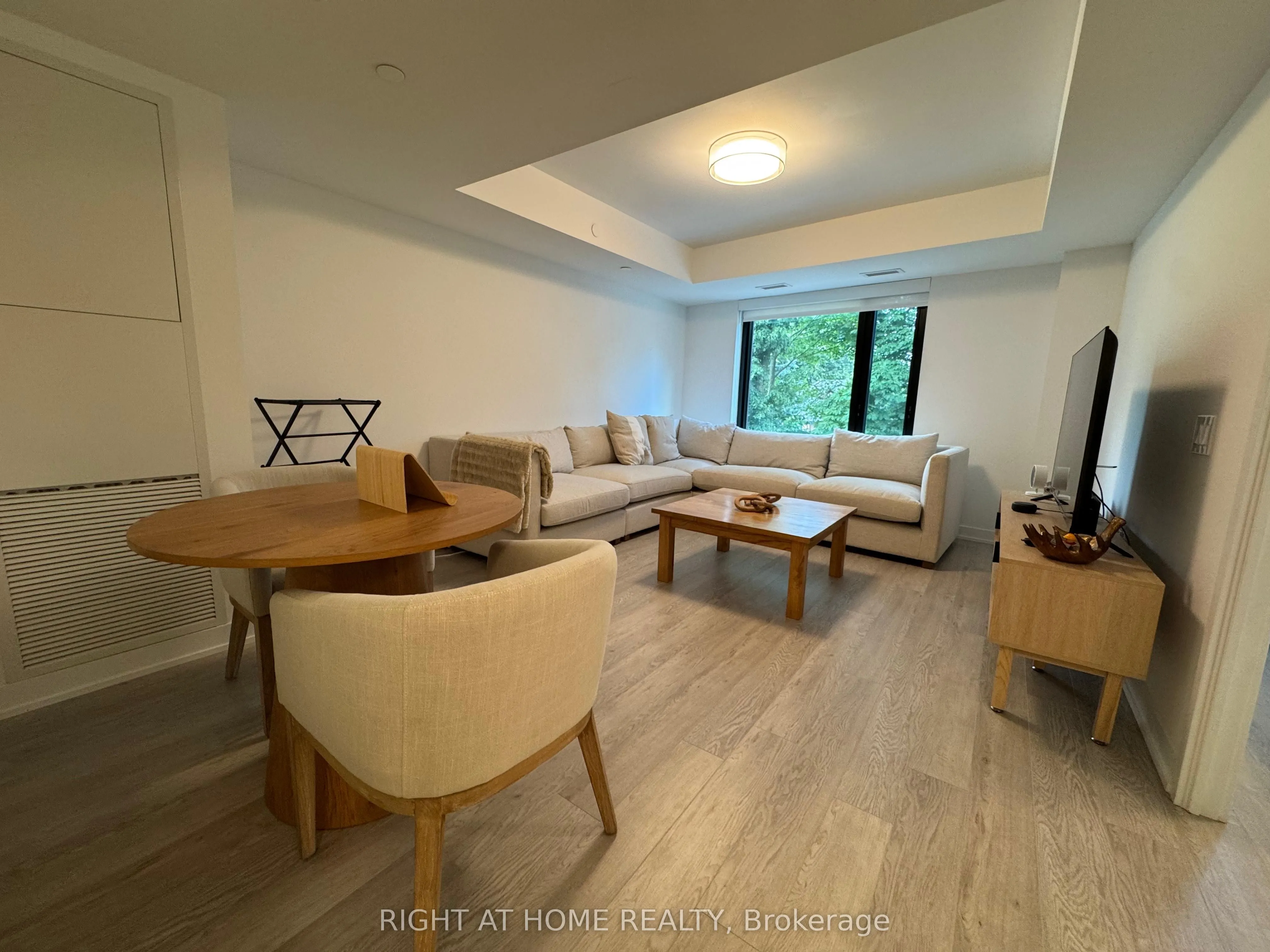 3 Strathgowan Avenue, #318