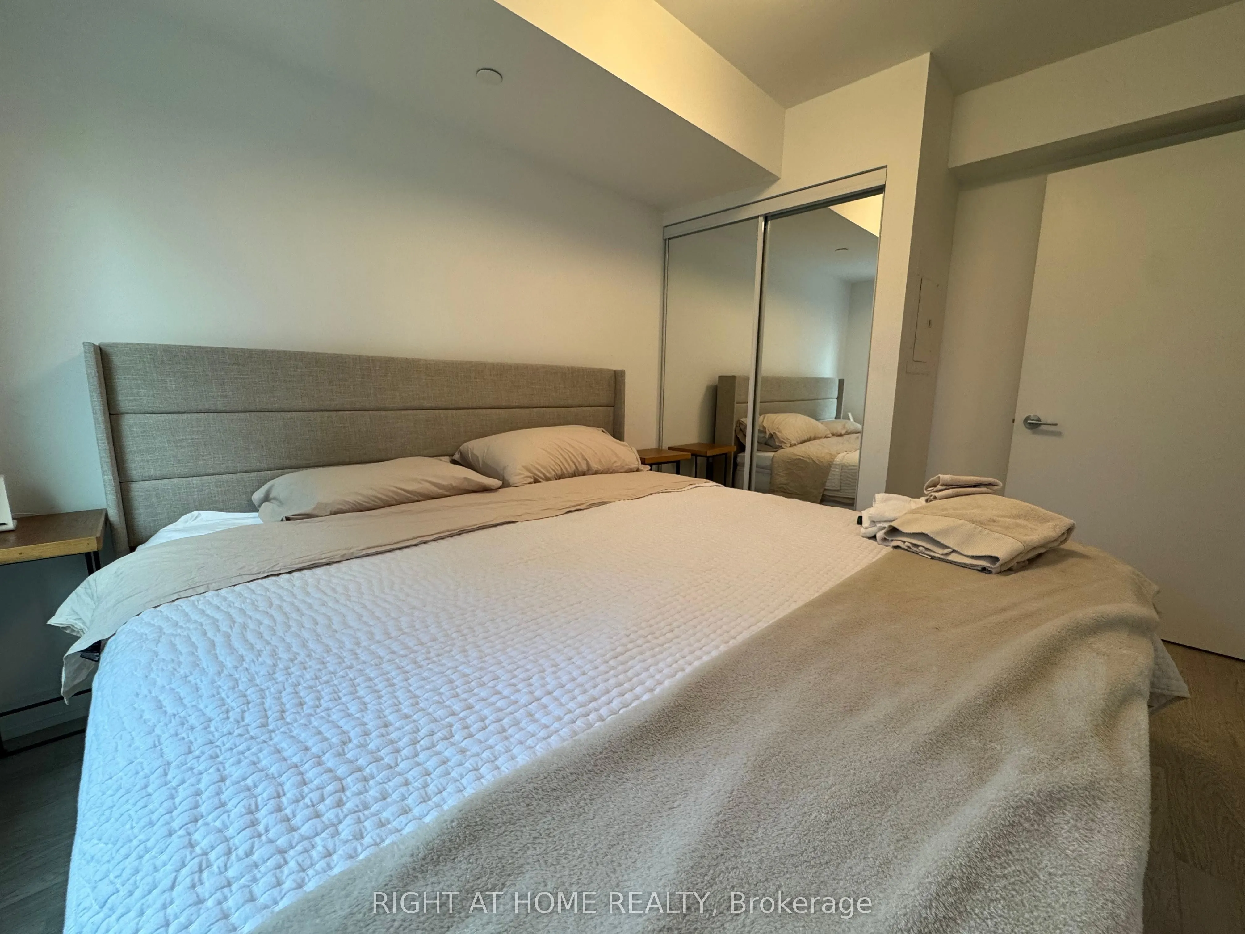 3 Strathgowan Avenue, #318