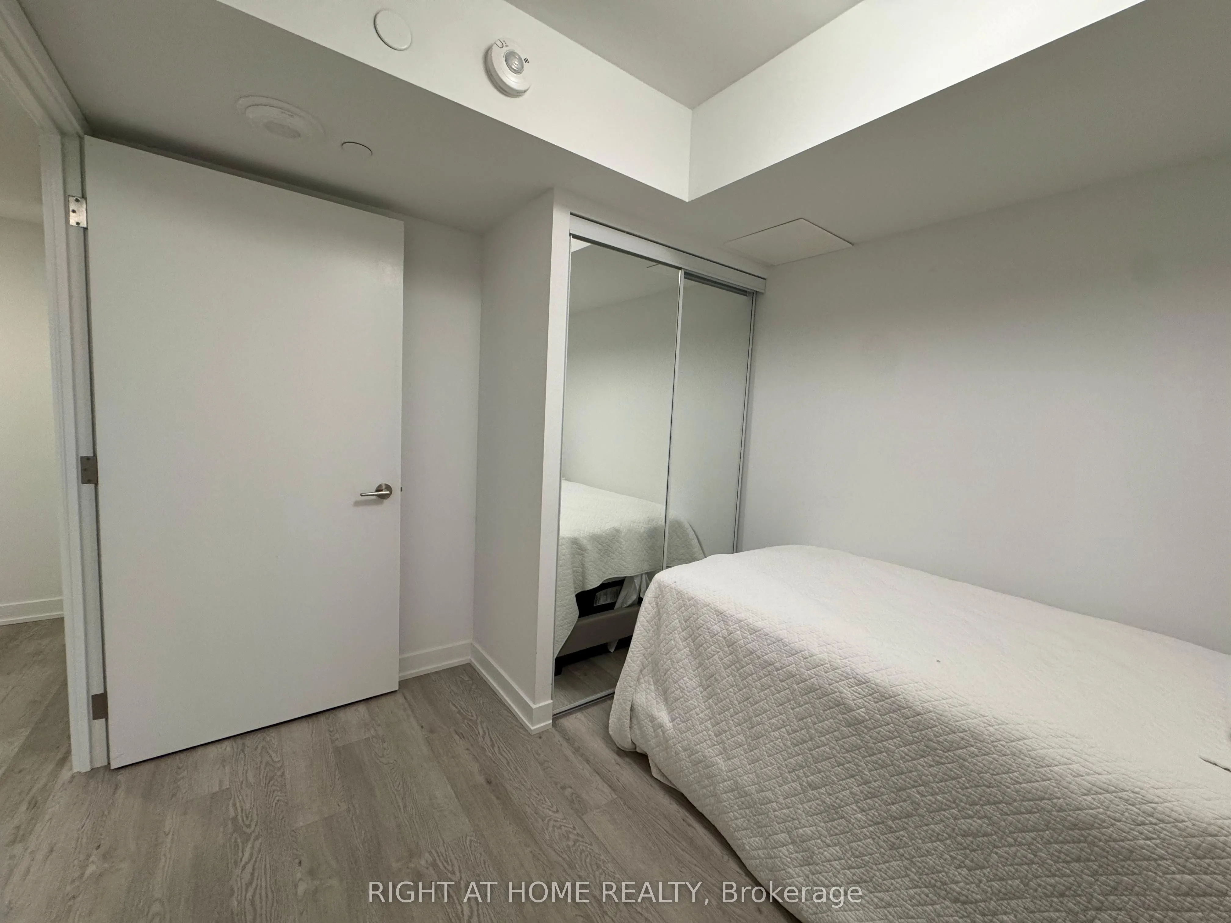 3 Strathgowan Avenue, #318