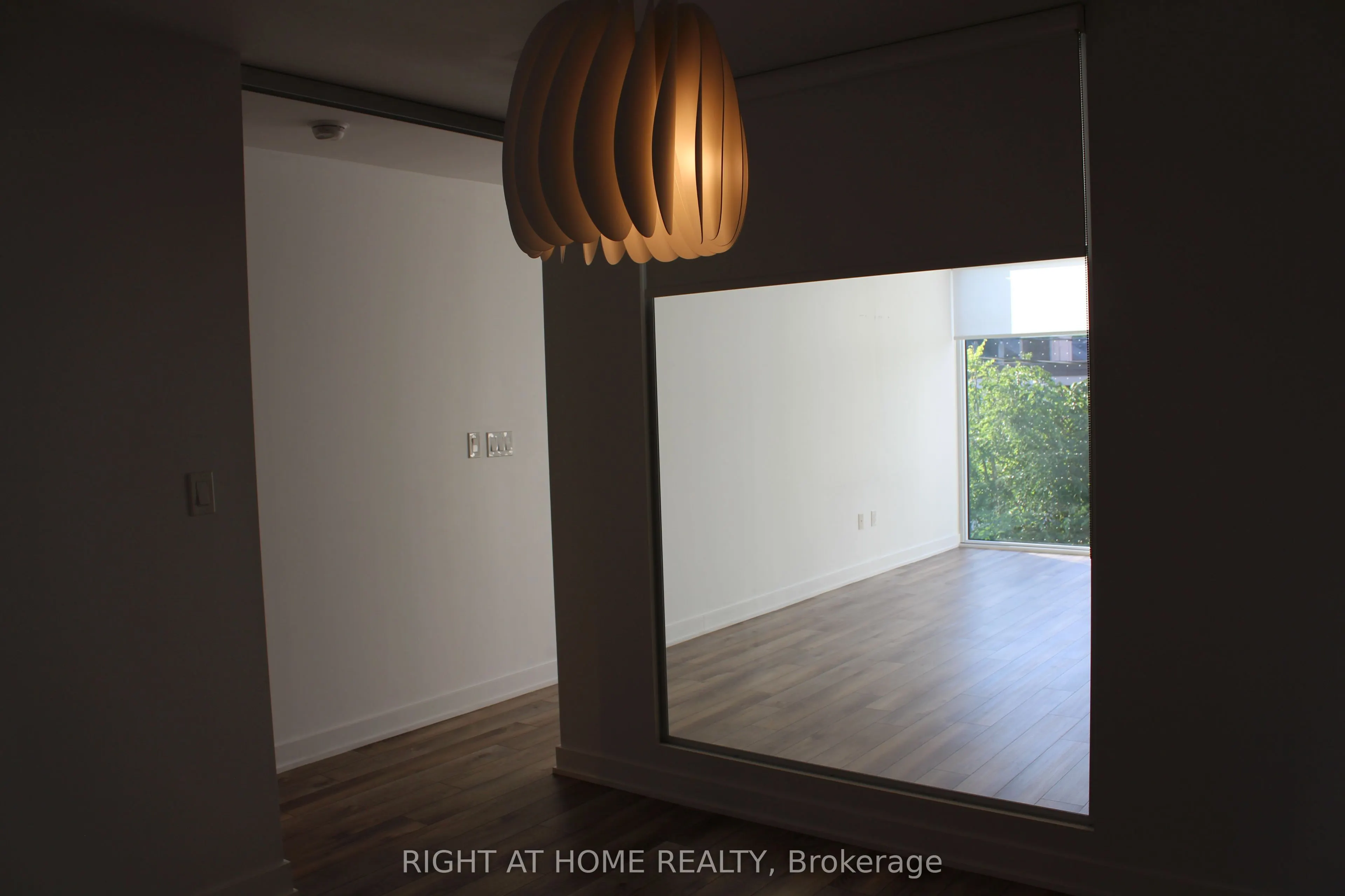 106 Dovercourt Road W, #209
