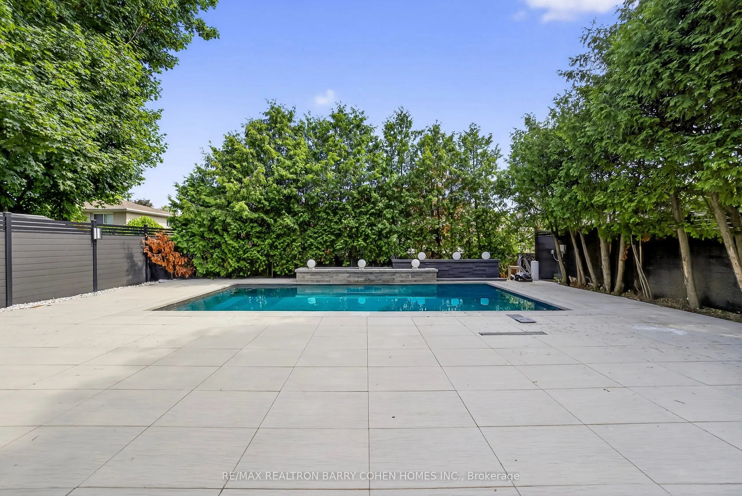 35 Foursome Crescent