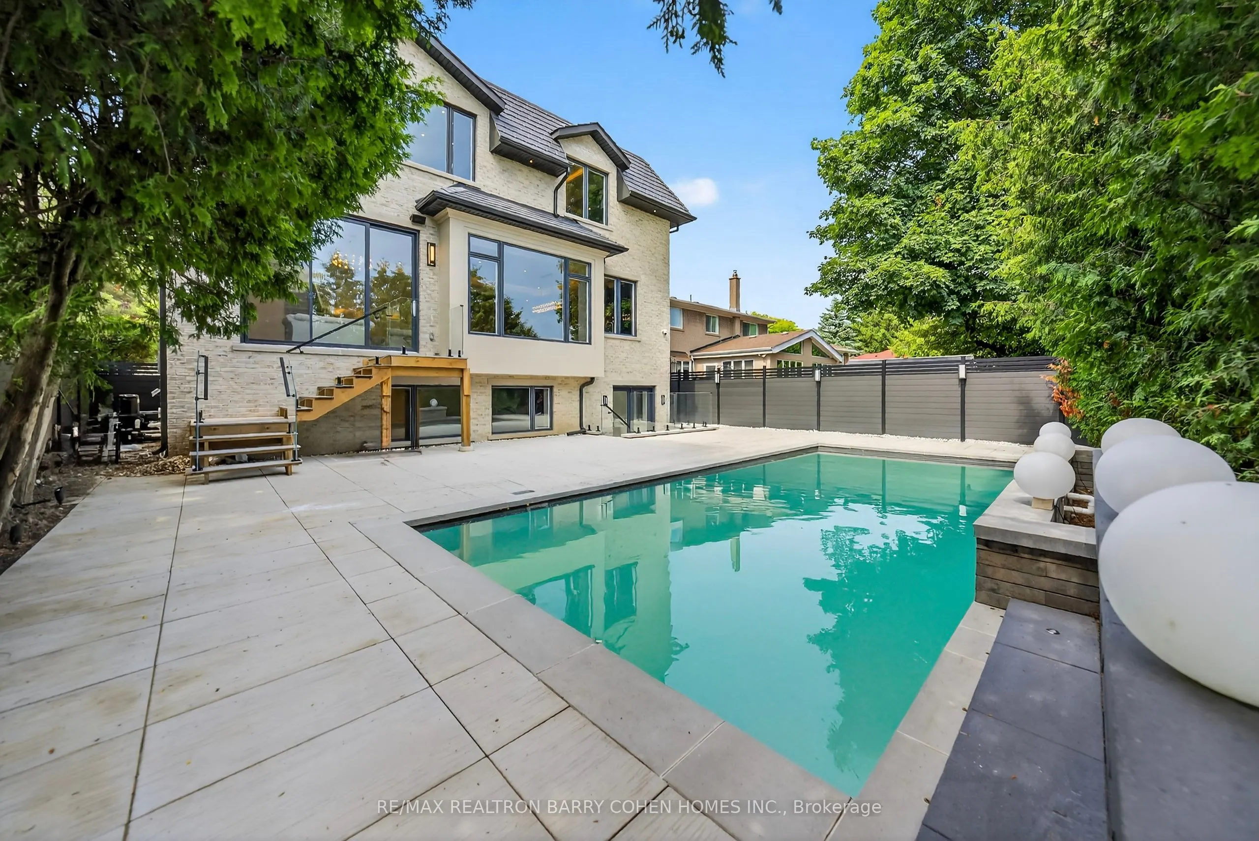 35 Foursome Crescent