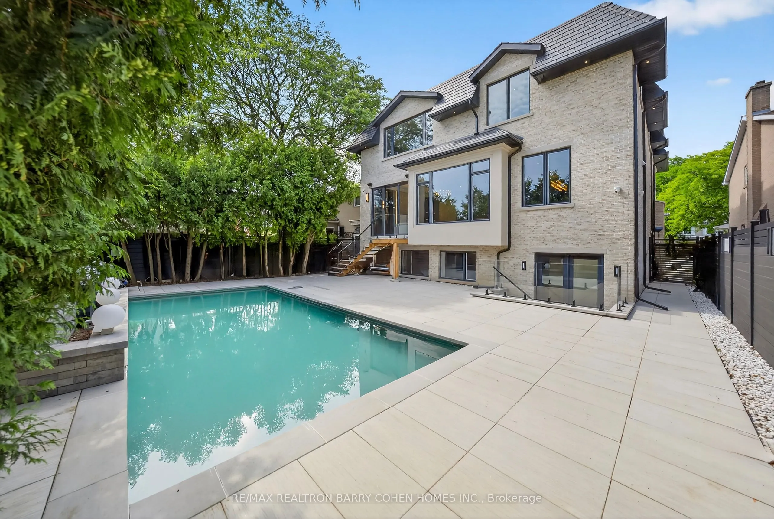 35 Foursome Crescent