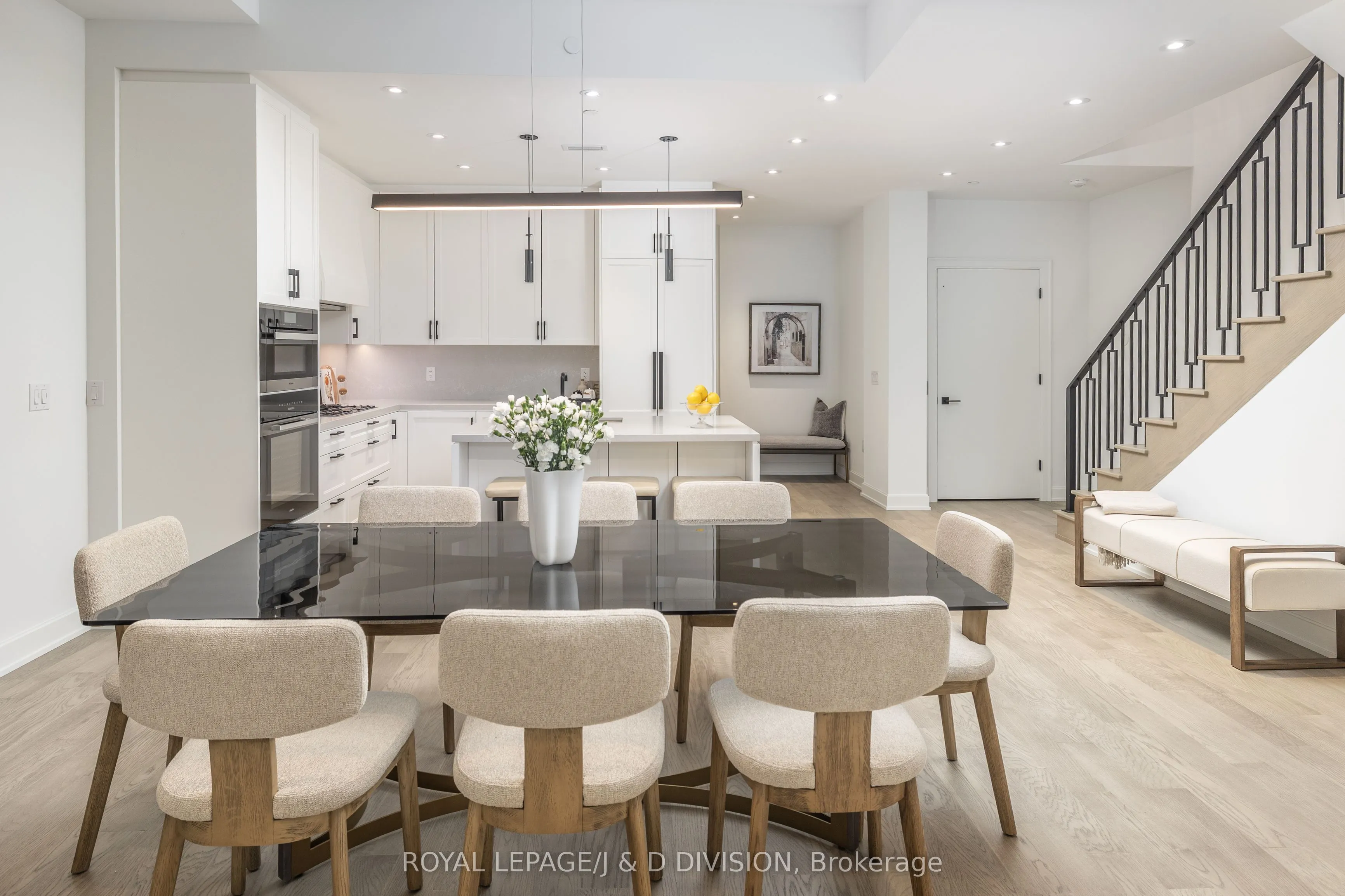 1 Strathgowan Avenue, #TH2