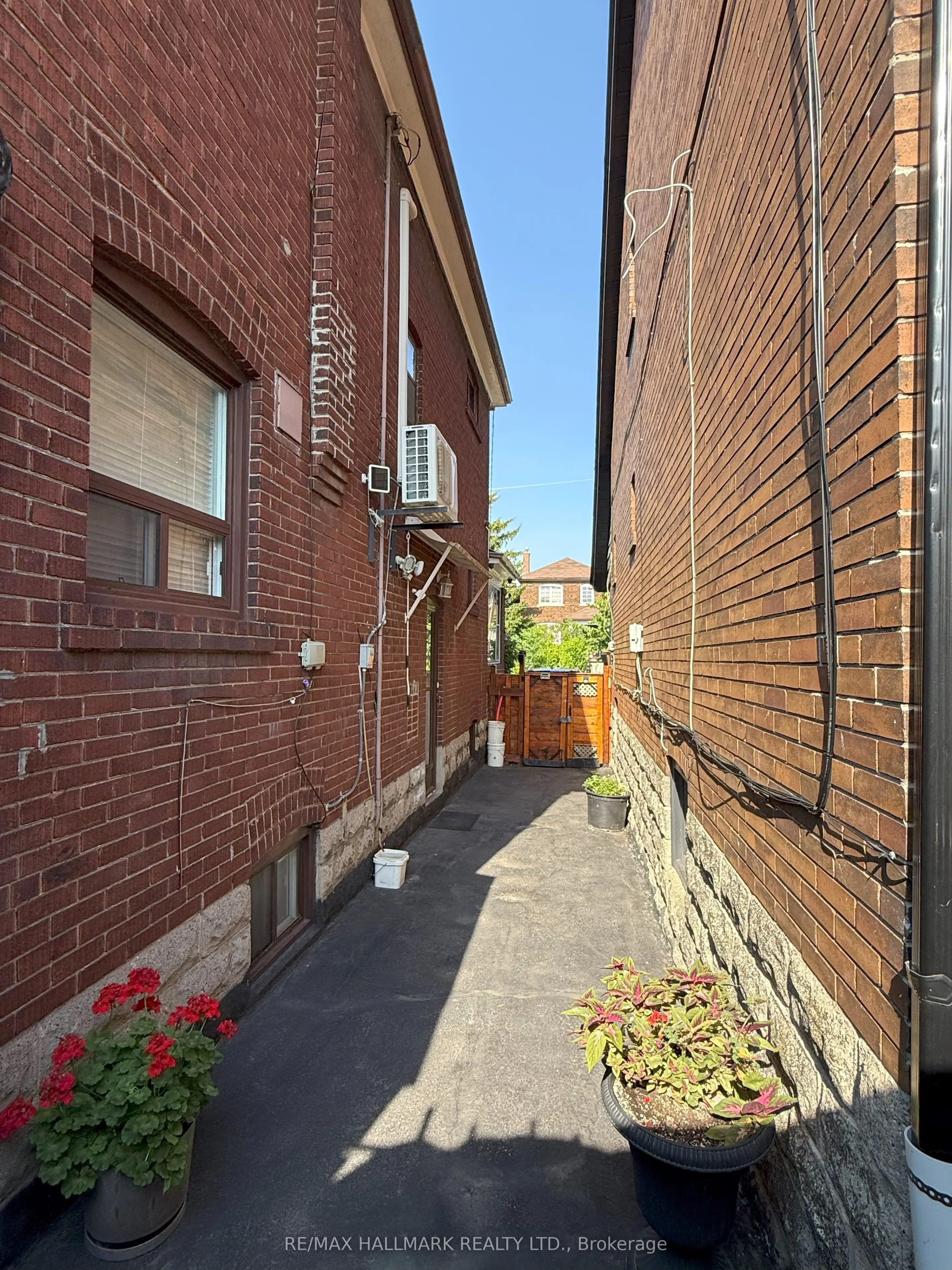 406 Lauder Avenue