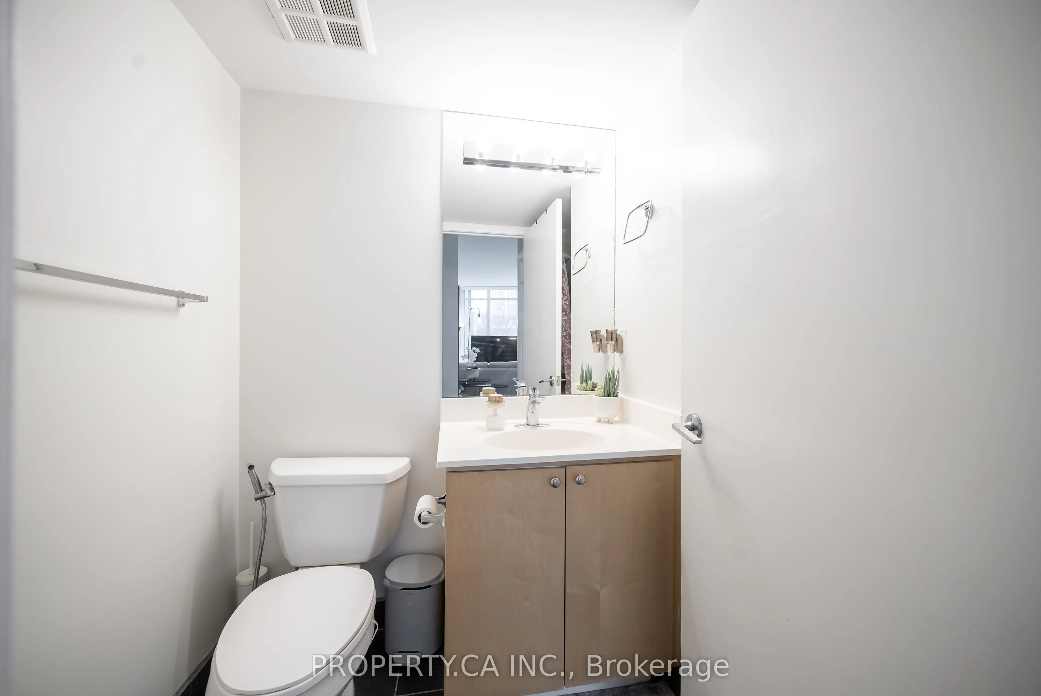 219 Fort York Boulevard, #203