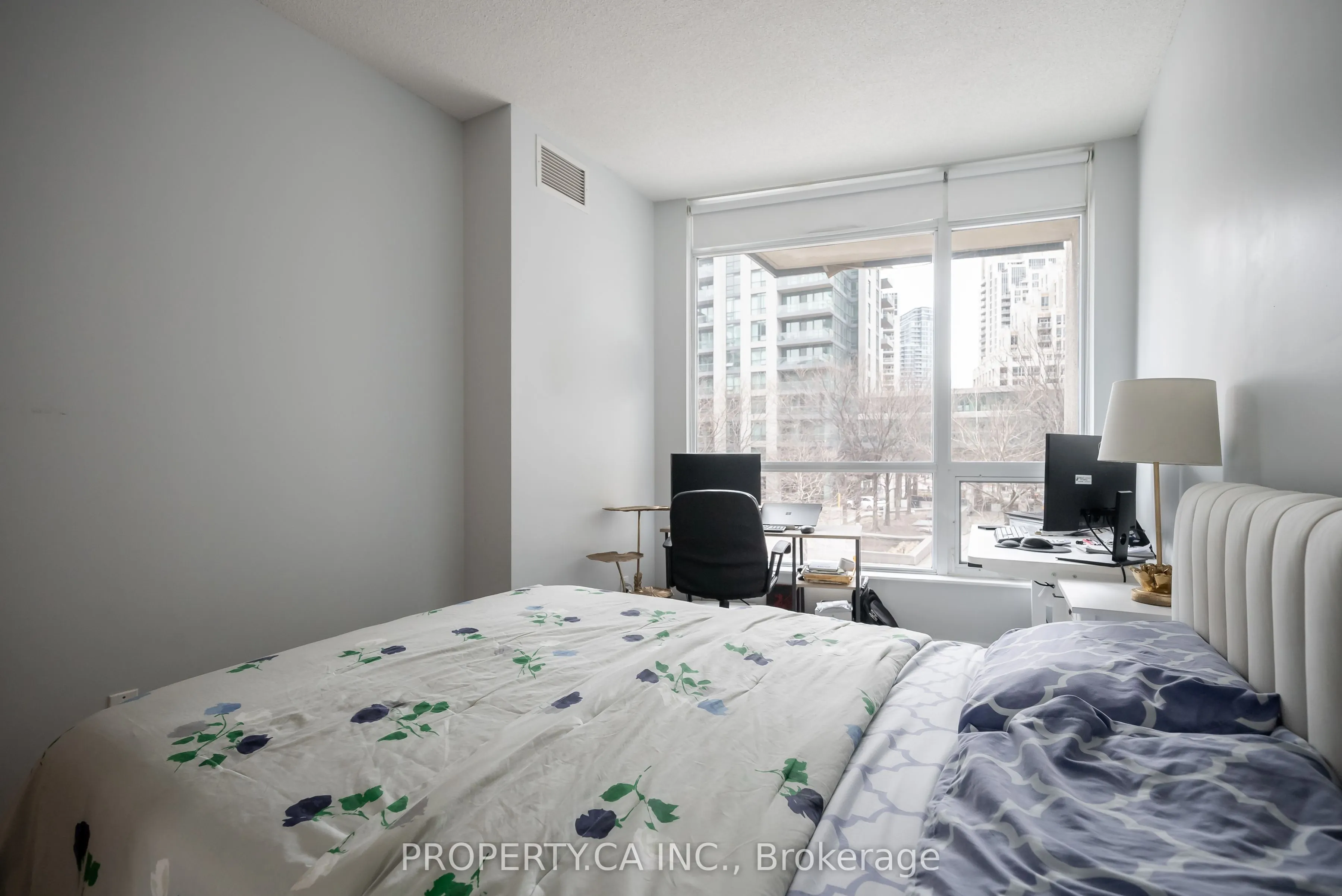219 Fort York Boulevard, #203