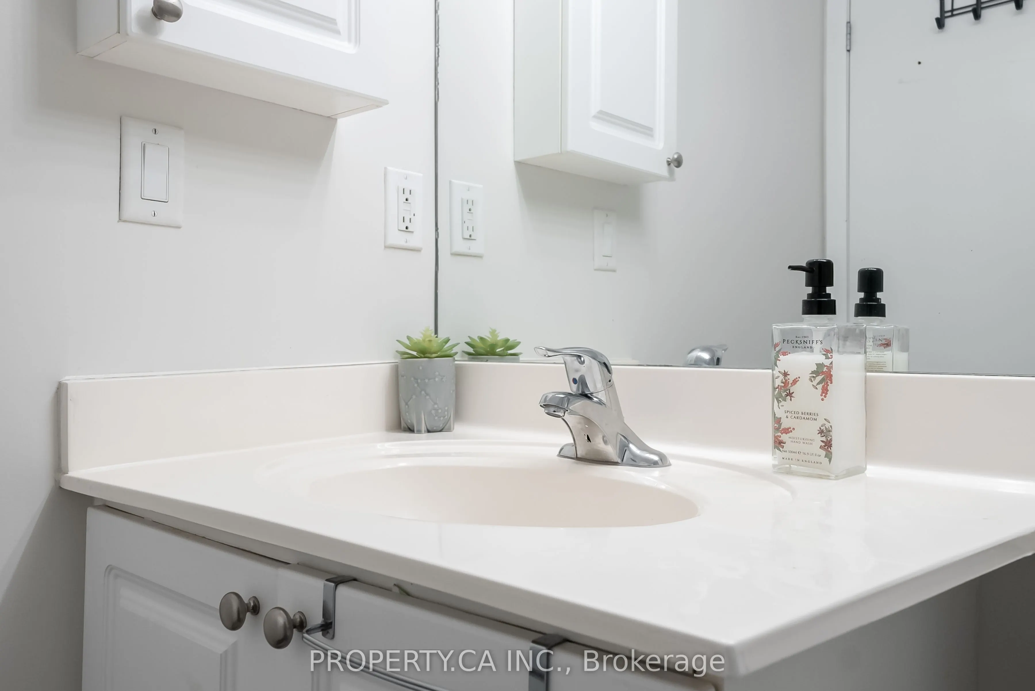 219 Fort York Boulevard, #203