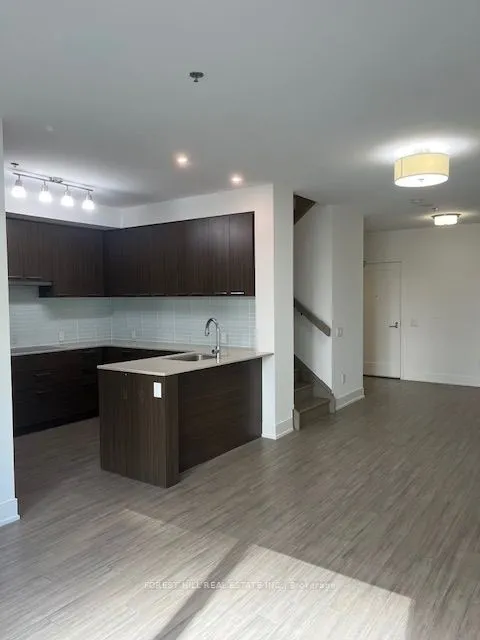 310 Tweedsmuir Avenue, #Th4