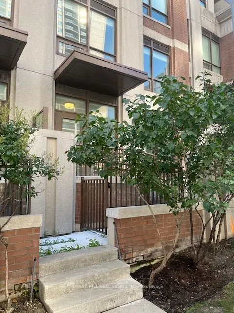 310 Tweedsmuir Avenue, #Th4