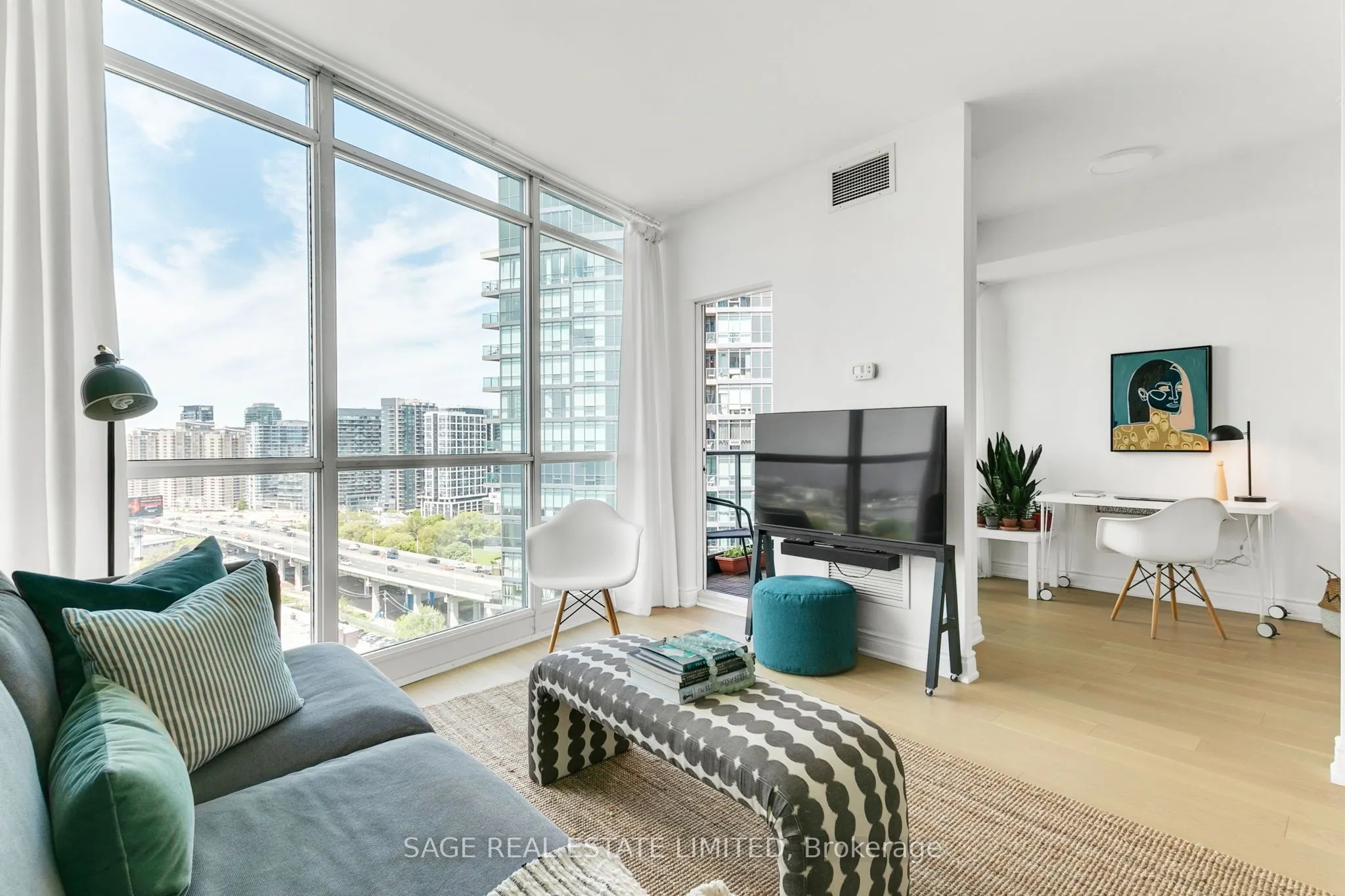 219 Fort York Boulevard, #2310
