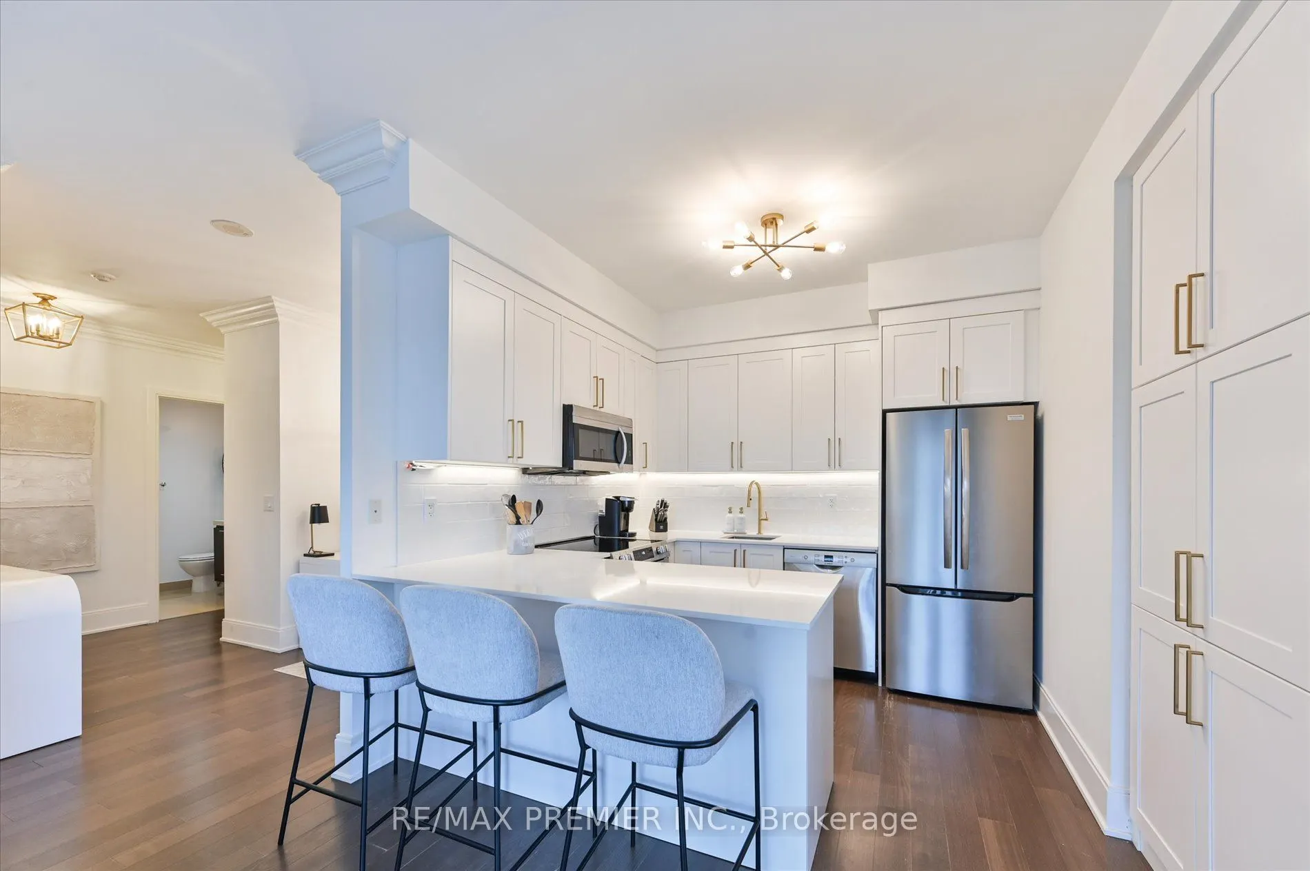 25 Broadway Avenue, #1002