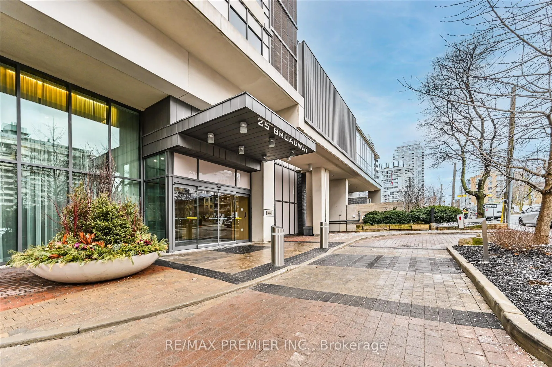 25 Broadway Avenue, #1002