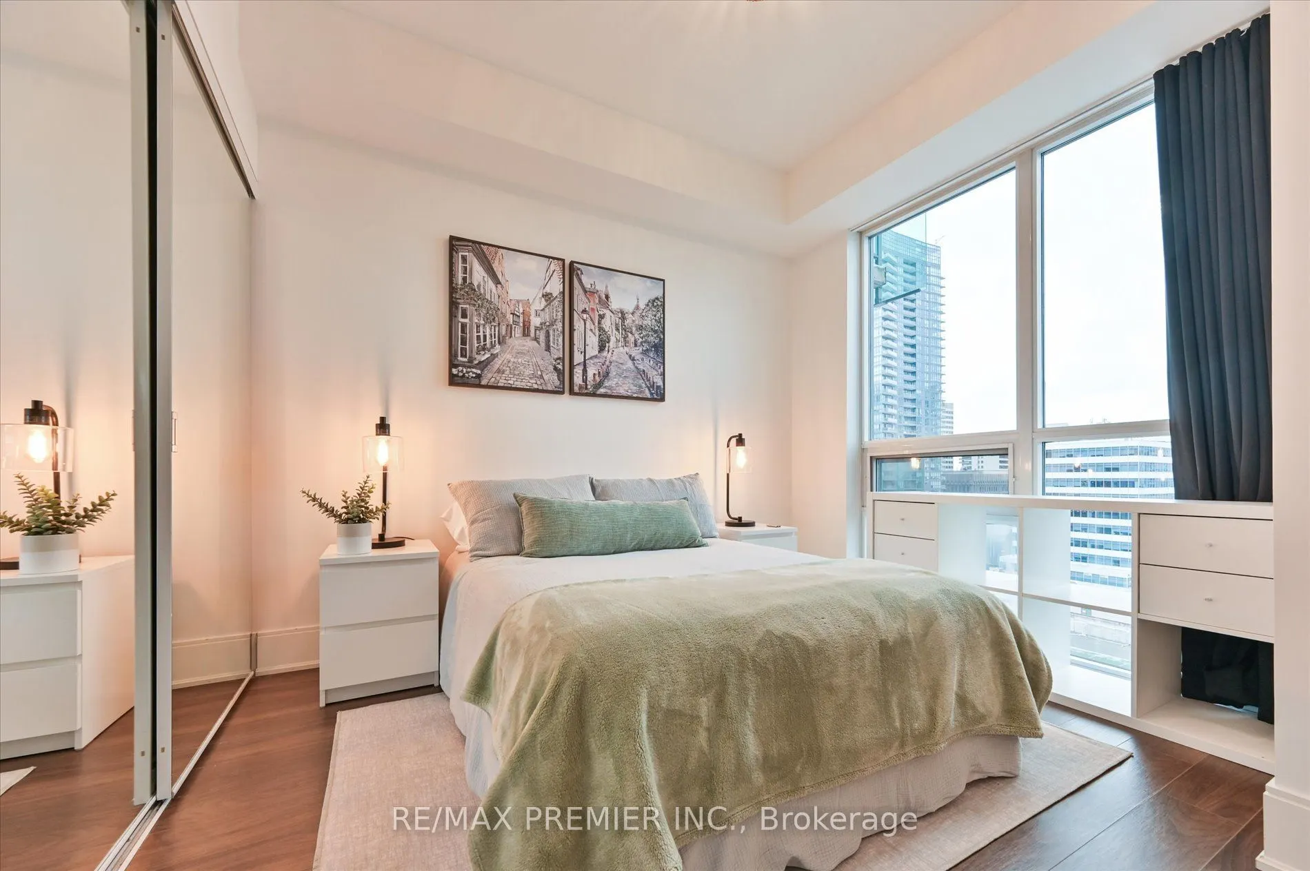 25 Broadway Avenue, #1002