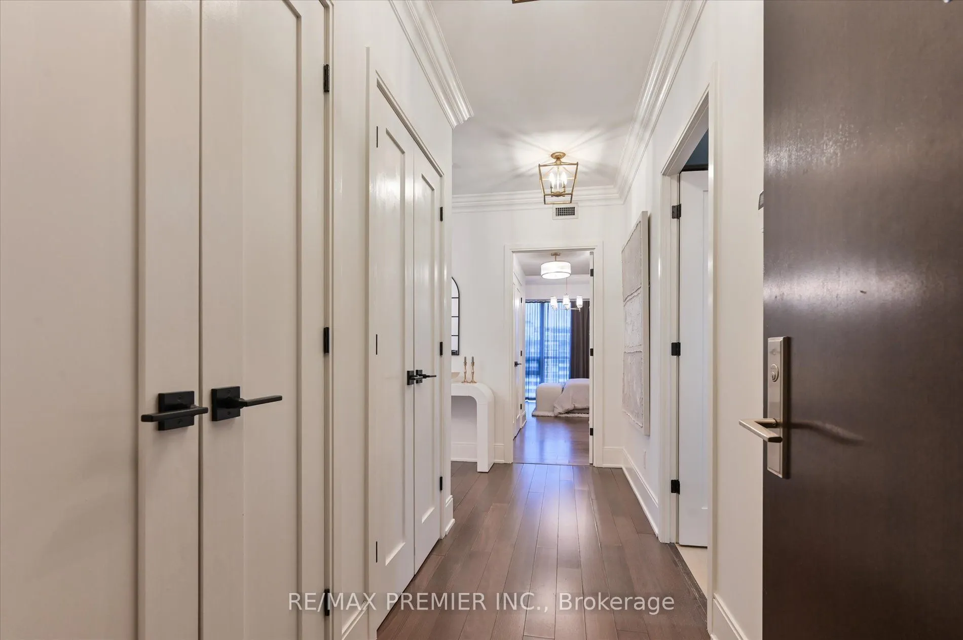 25 Broadway Avenue, #1002