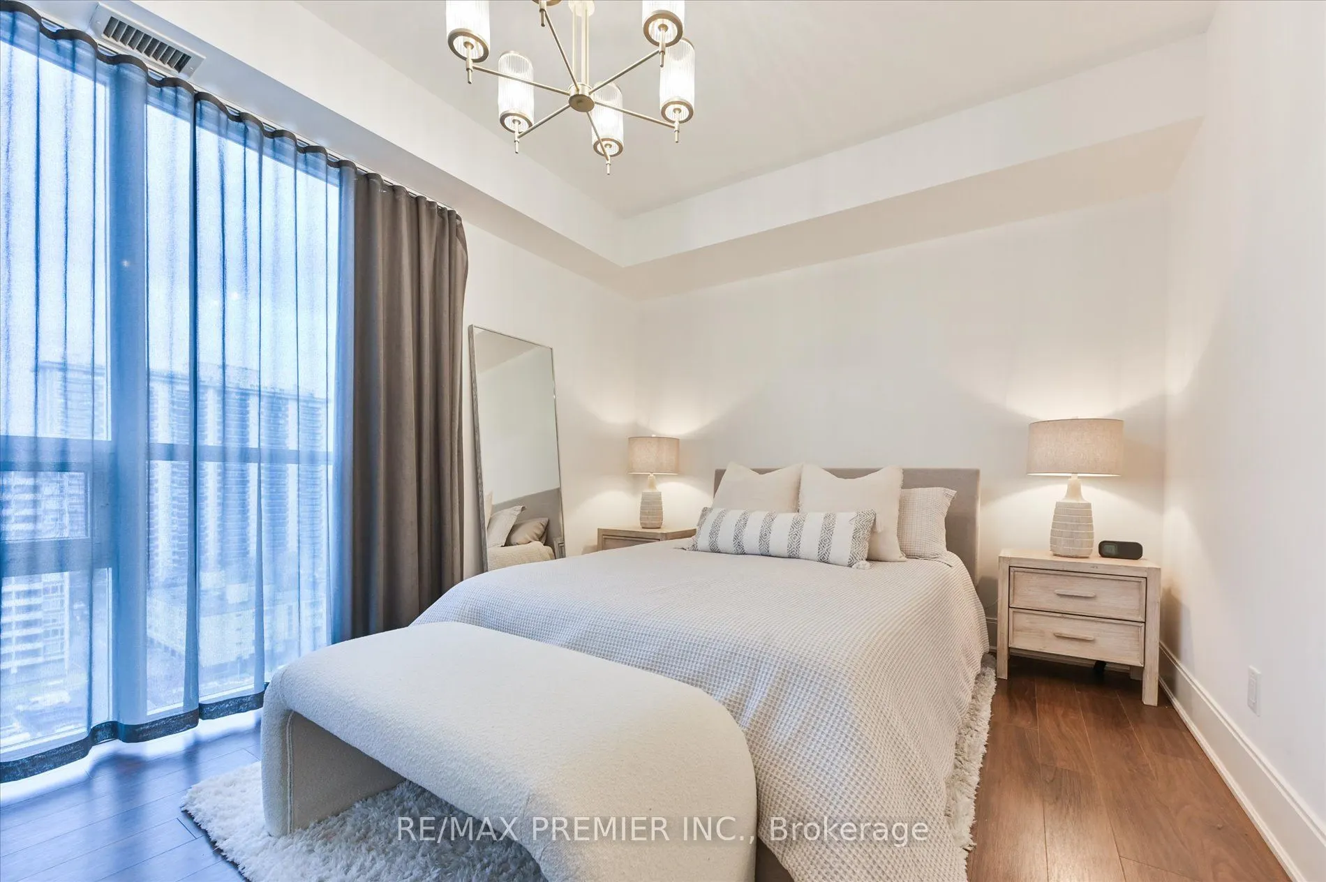 25 Broadway Avenue, #1002
