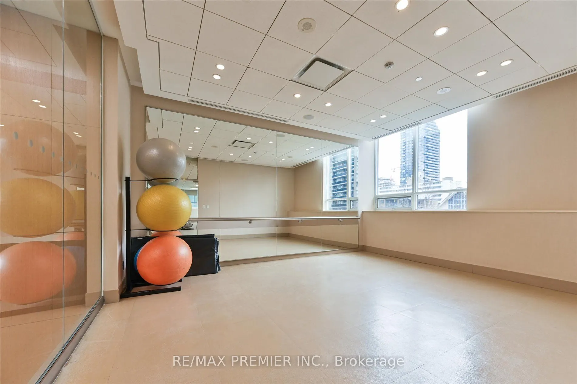 25 Broadway Avenue, #1002