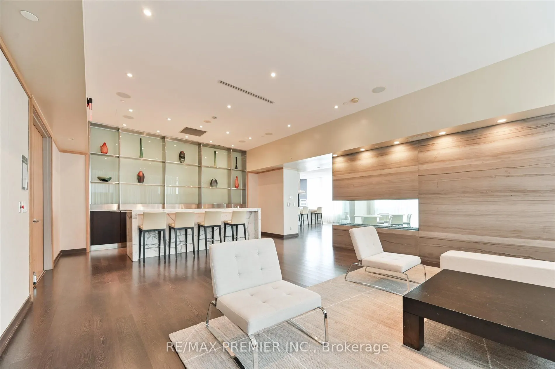 25 Broadway Avenue, #1002