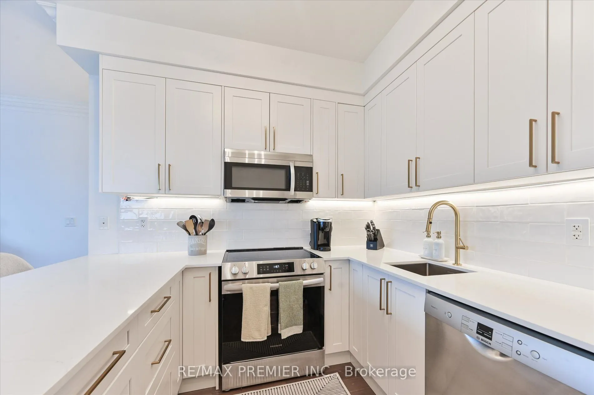 25 Broadway Avenue, #1002