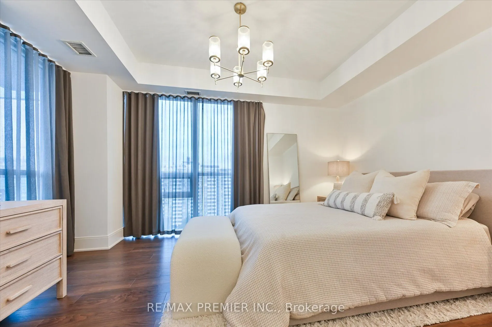 25 Broadway Avenue, #1002