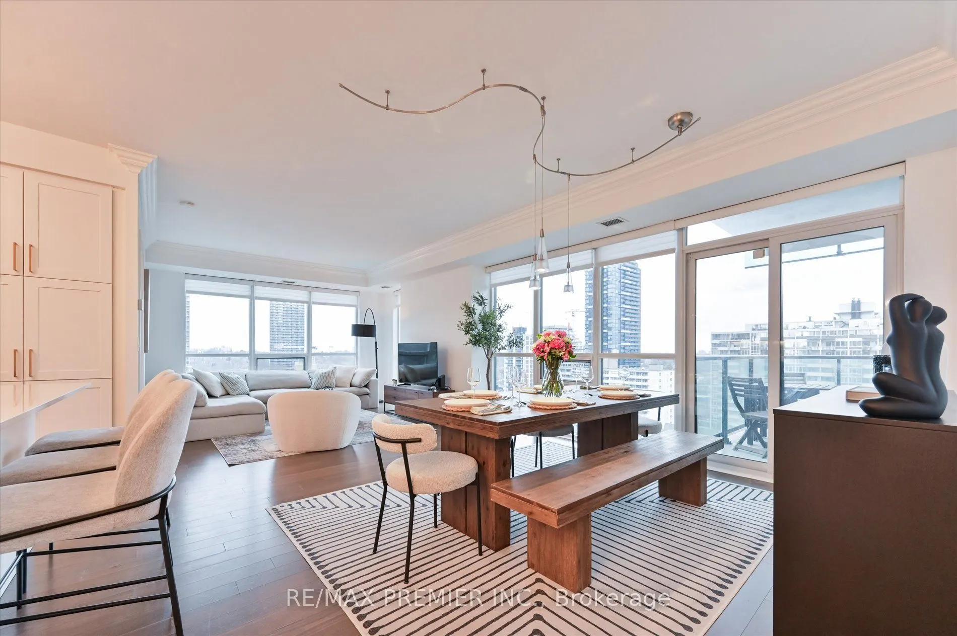 25 Broadway Avenue, #1002