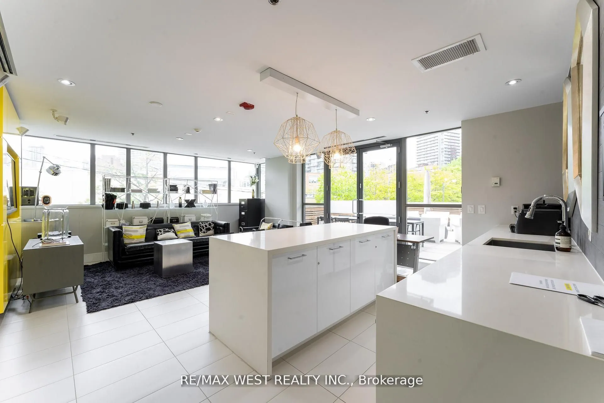 90 Trinity Street, #303