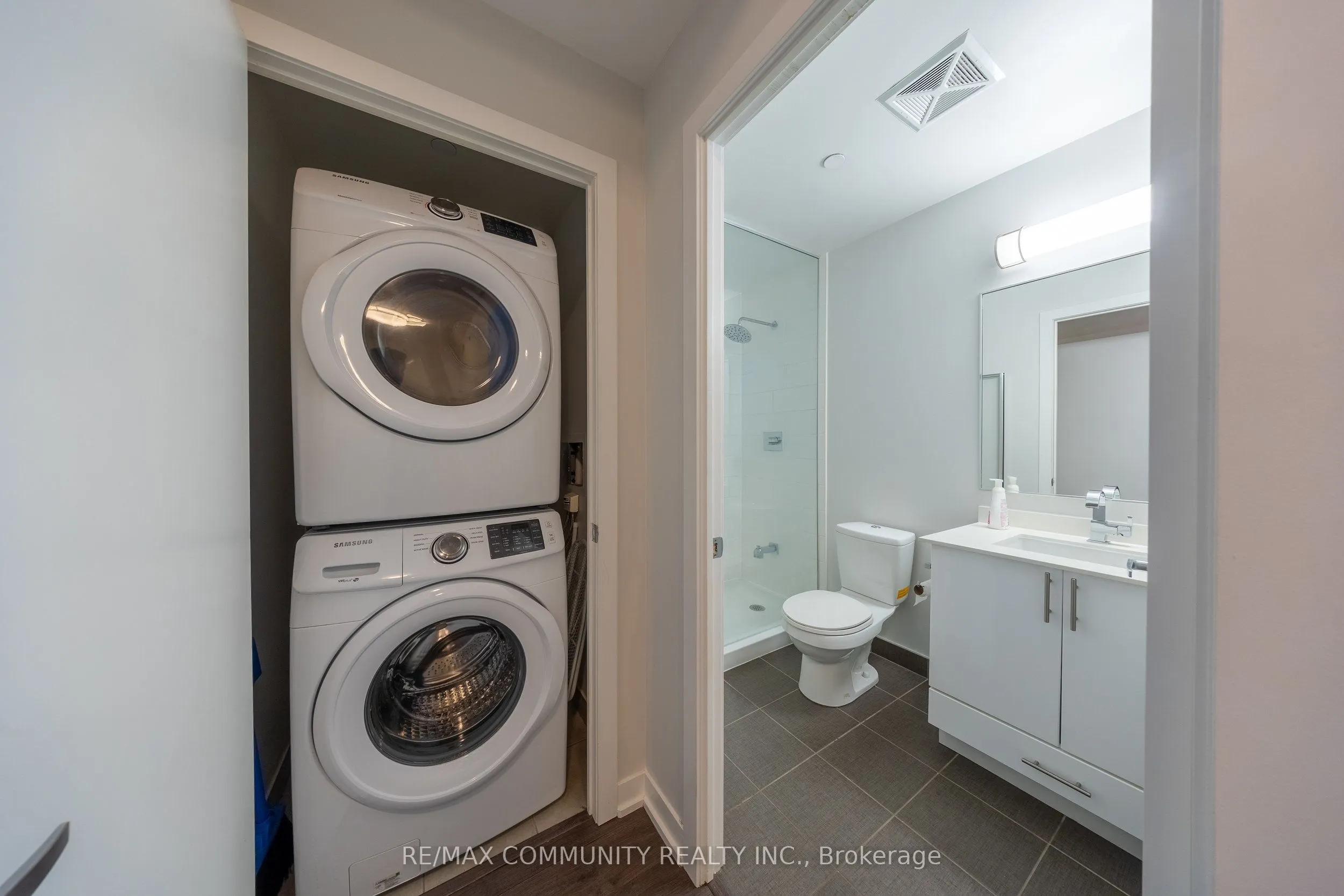 225 Sackville Street, #807