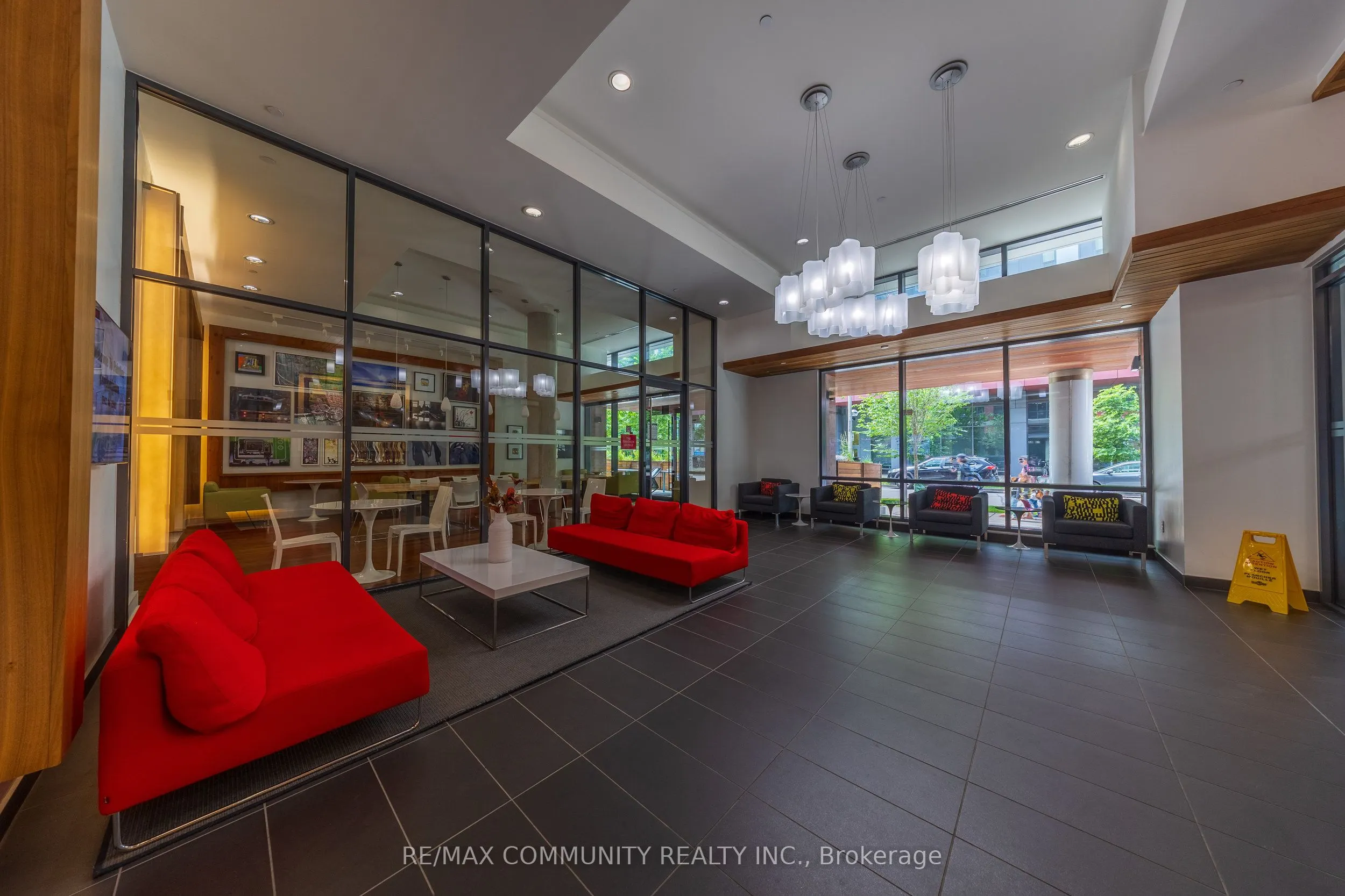 225 Sackville Street, #807