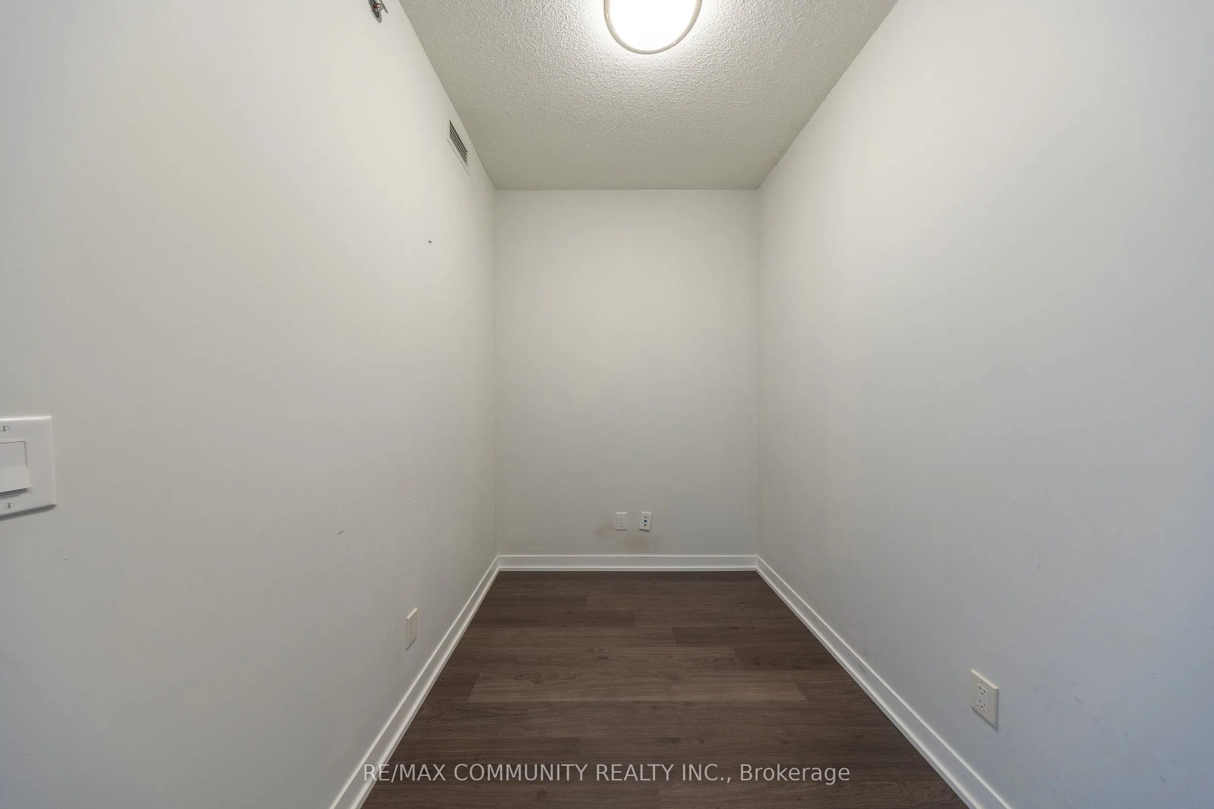 225 Sackville Street, #807
