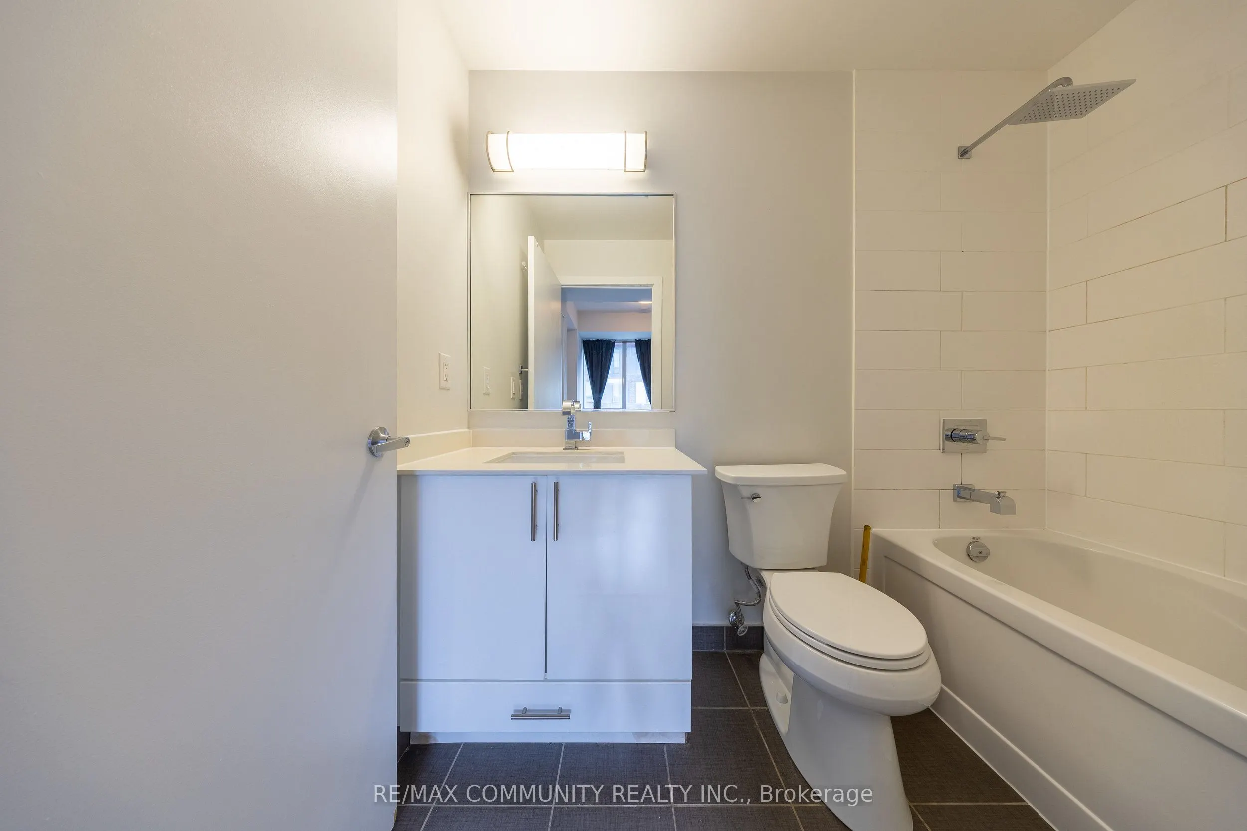 225 Sackville Street, #807