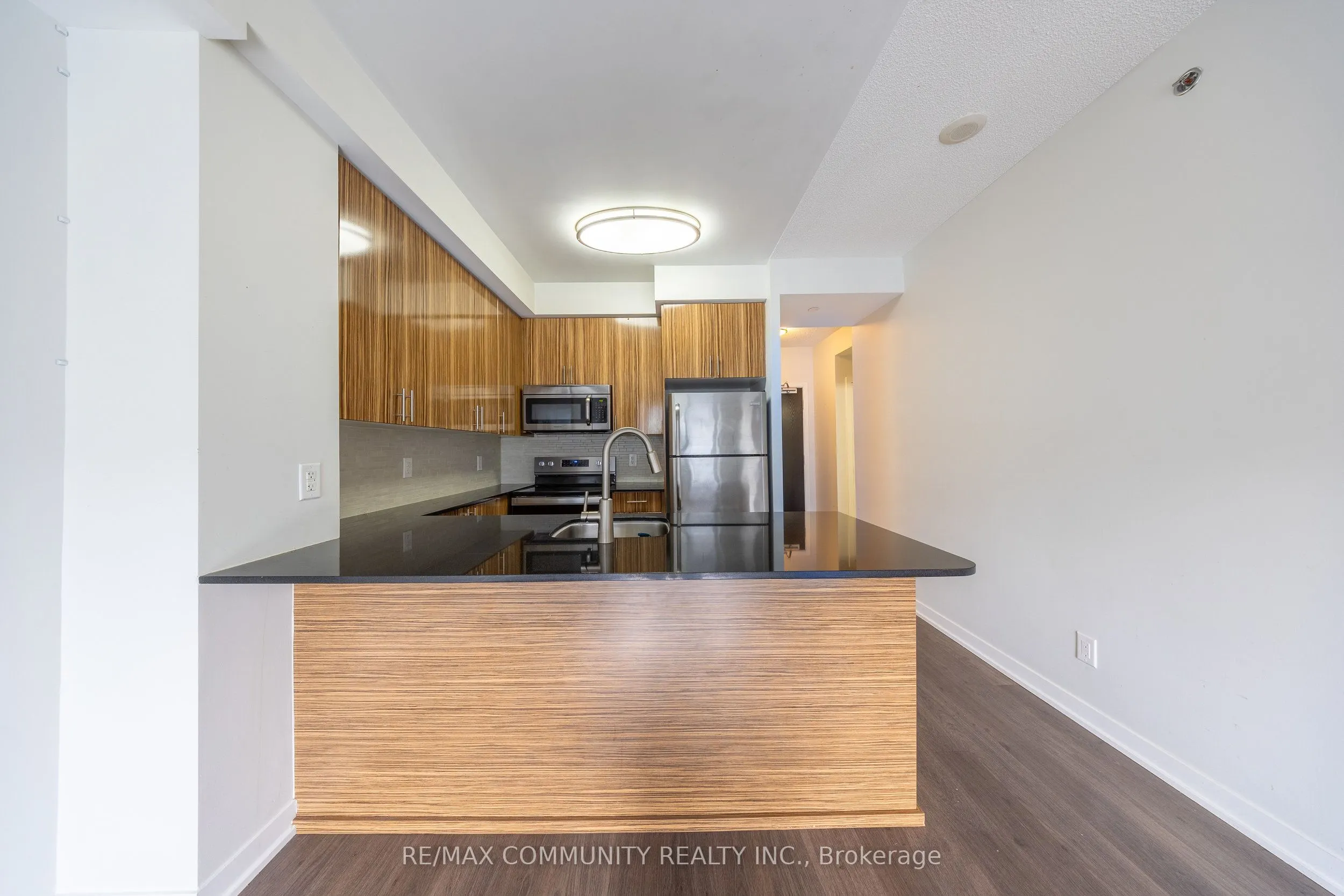 225 Sackville Street, #807